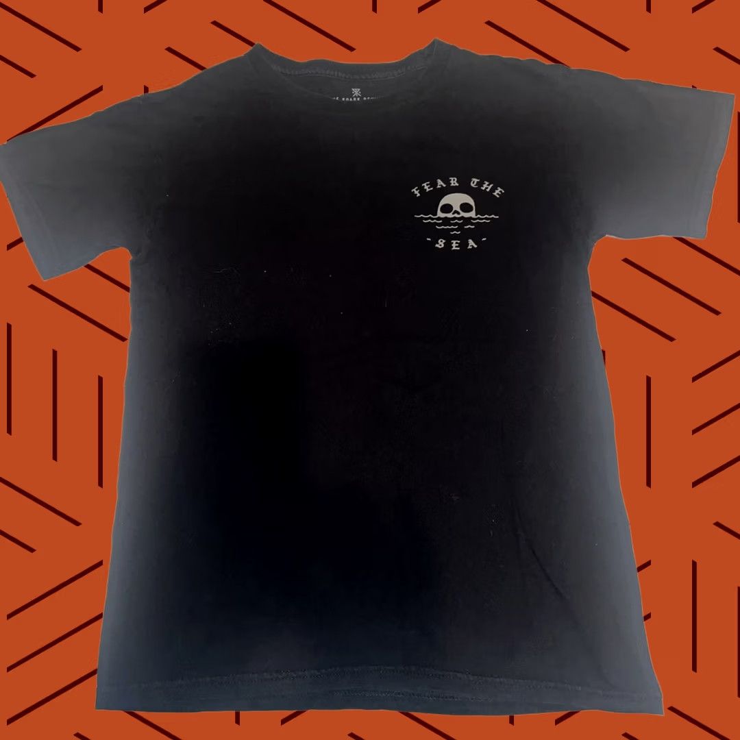 Roark Roark Shirt Adult Small Black Fear The Sea Waves Skull Logo Graphic Tee Short Sleeve Crew Neck Vintage-ish Fitted? Size US S / EU 44-46 / 1 - 1 Thumbnail