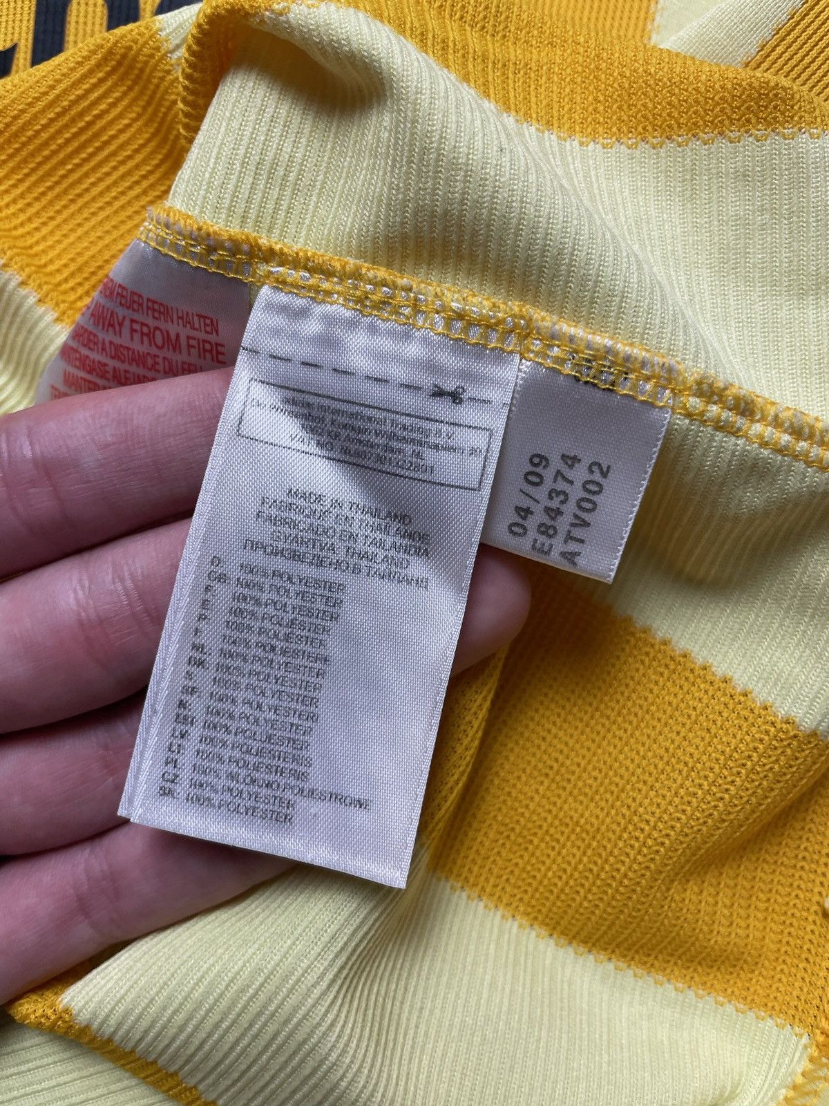 Adidas × Vintage Vintage adidas New Castle United soccer jersey yellow kids S Size US S / EU 44-46 / 1 - 5 Thumbnail