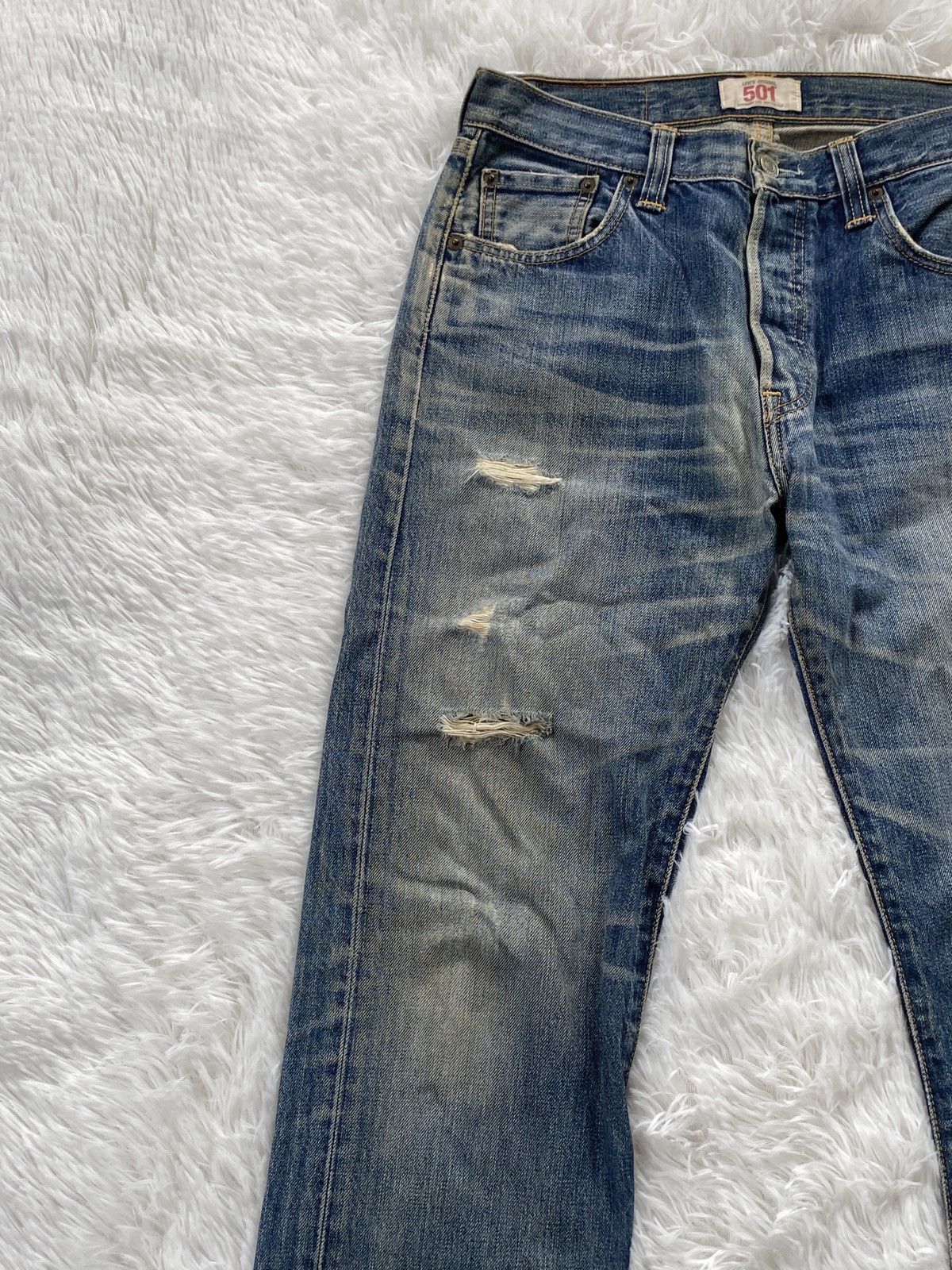 Levi's 🔥BINDING NOW🔥Vintage Levi’s 501 Distressed Jeans Button-fly Size US 30 / EU 46 - 3 Thumbnail