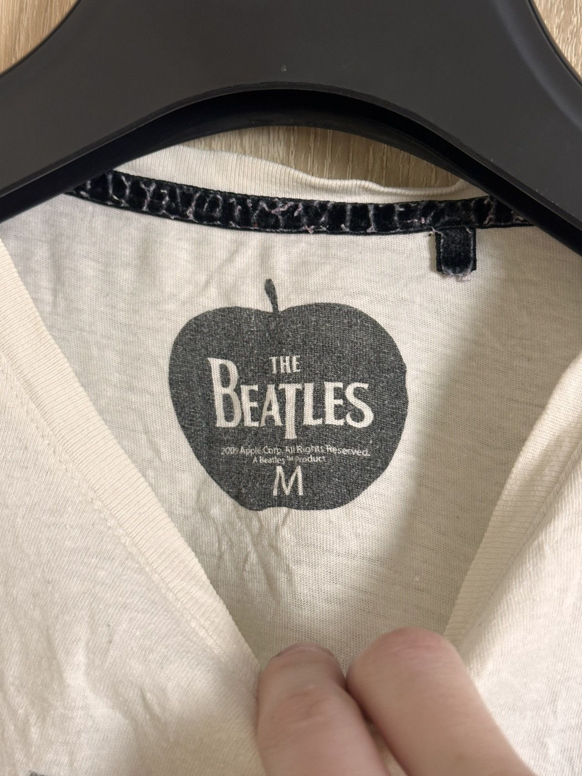 Apple 🔥 The Beatles Revolver Art T Shirt Rock Band Apple Vintage Size US M / EU 48-50 / 2 - 3 Thumbnail