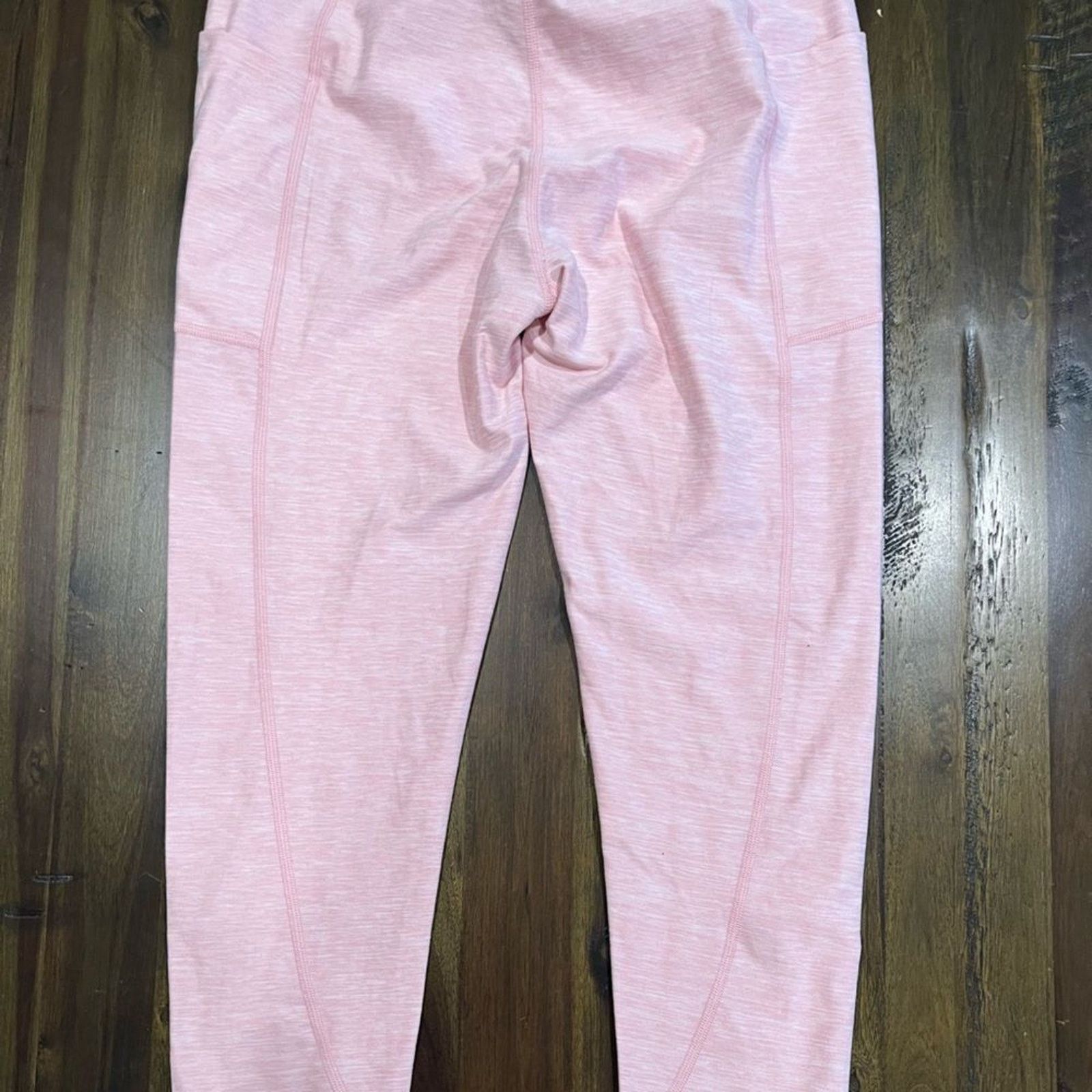 Victoria's Secret NWOT Victoria's Secret Athletic Ankle Length Leggings Sz 12 Size 34" / US 12 / IT 48 - 9 Thumbnail