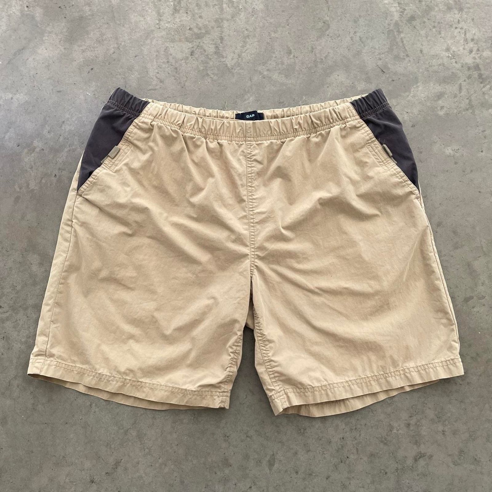 Gap Vintage Gap Tan Nylon Shorts Size US 36 / EU 52 - 1 Thumbnail