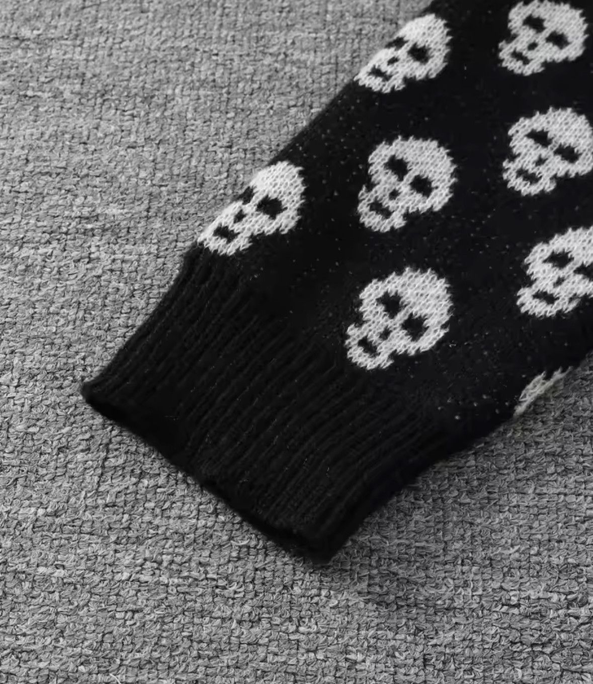 Japanese Brand Streetwear All Over Skull Jacquard Knitted Sweatshirt Size US L / EU 52-54 / 3 - 5 Thumbnail