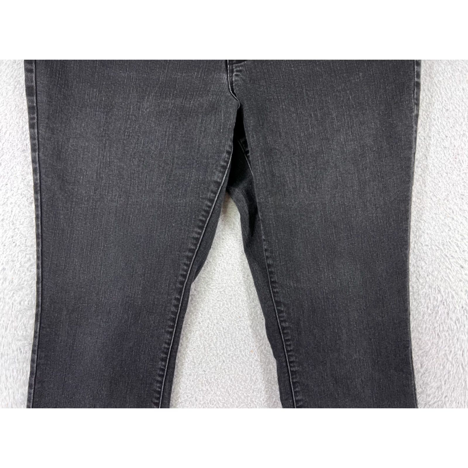 Coldwater Creek Coldwater Creek Jeans Womens 16 Black Denim Capri Cotton Blend Mid 33x22 Size 38" / US 16 / IT 52 - 6 Thumbnail
