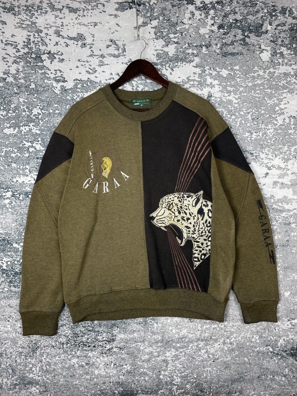 Japanese Brand Vintage Garaa Tiger Art Sweatshirts Size US XL / EU 56 / 4 - 1 Thumbnail