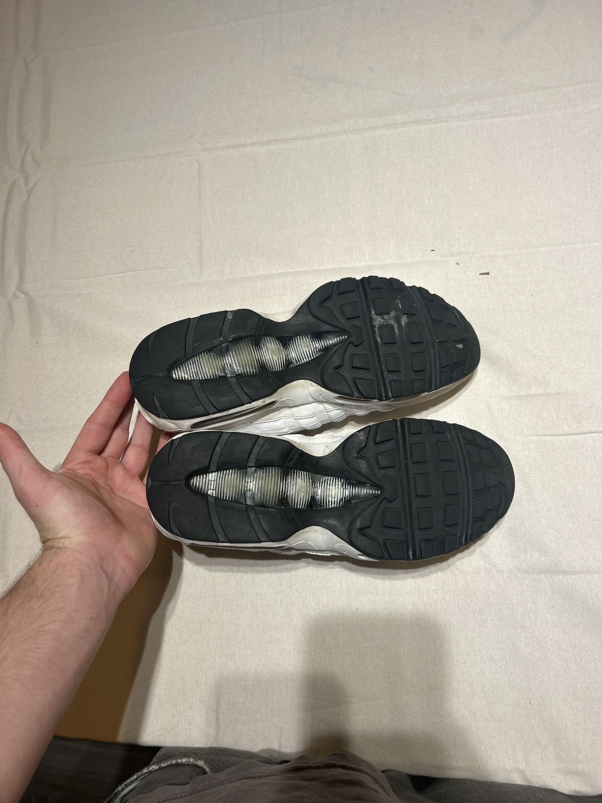 Nike Triple White AirMax 95’s Size US 11 / EU 44 - 8 Thumbnail