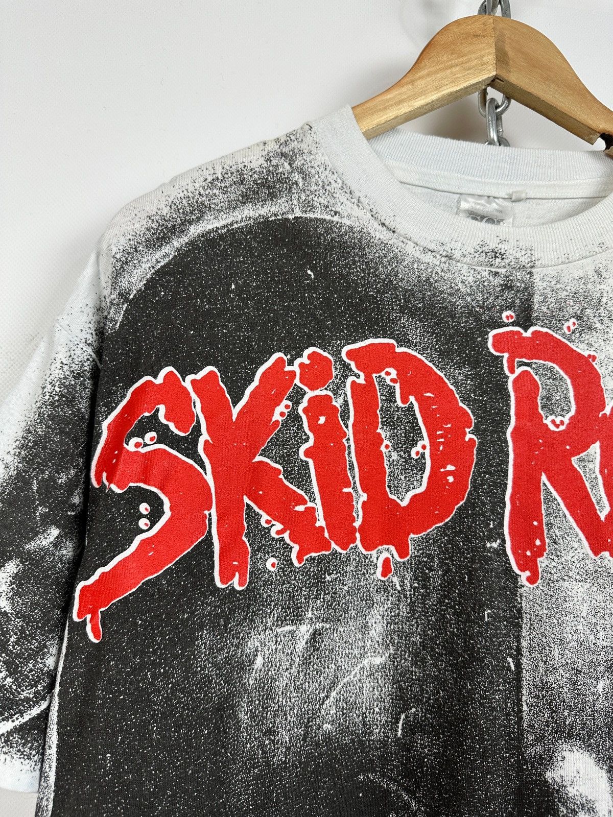 Band Tees 90s Vintage Skid Row Slave To The Grind Band T-Shirt Size US XL / EU 56 / 4 - 8 Thumbnail