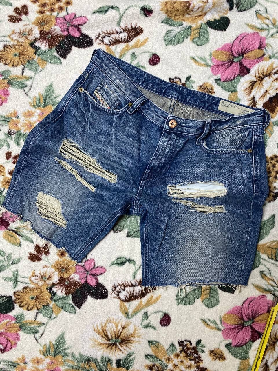 Diesel Diesel Industry Denim Shorts Mens Embroidered Logo Baggy Size US 29 - 1 Thumbnail