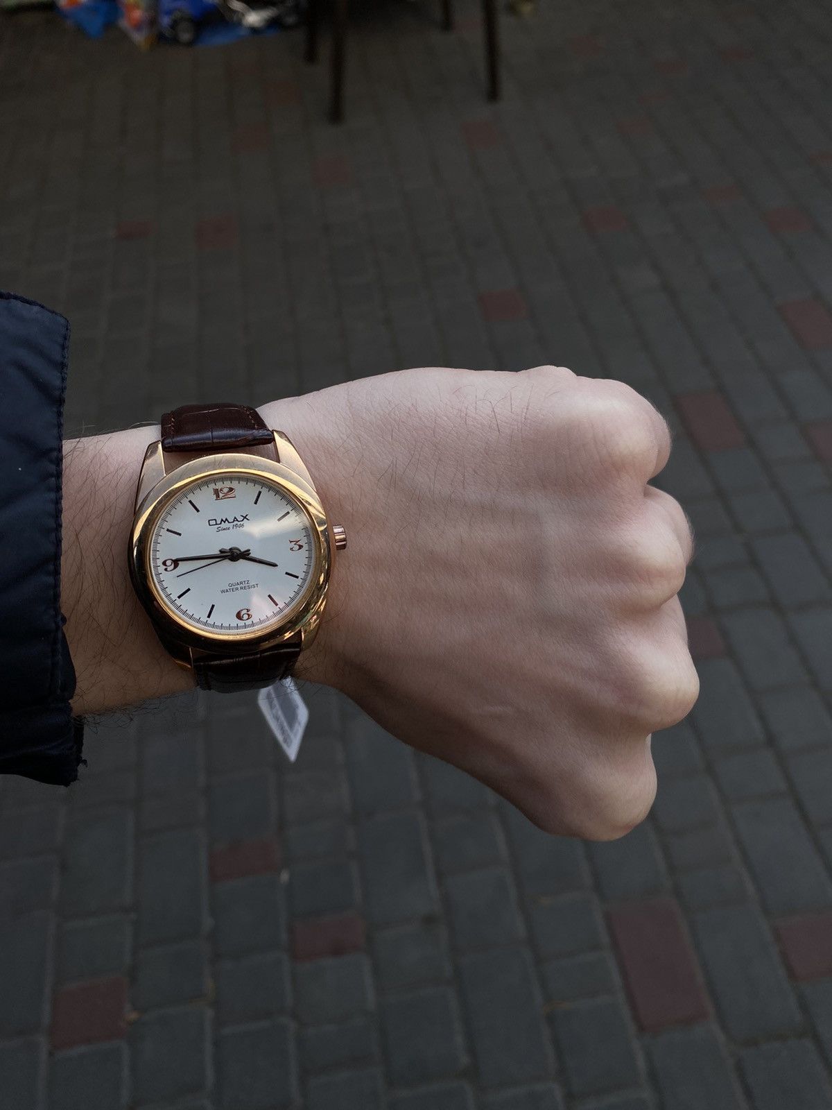 Vintage Omax Gold Quartz Watch | Swiss Design Size ONE SIZE - 1 Thumbnail
