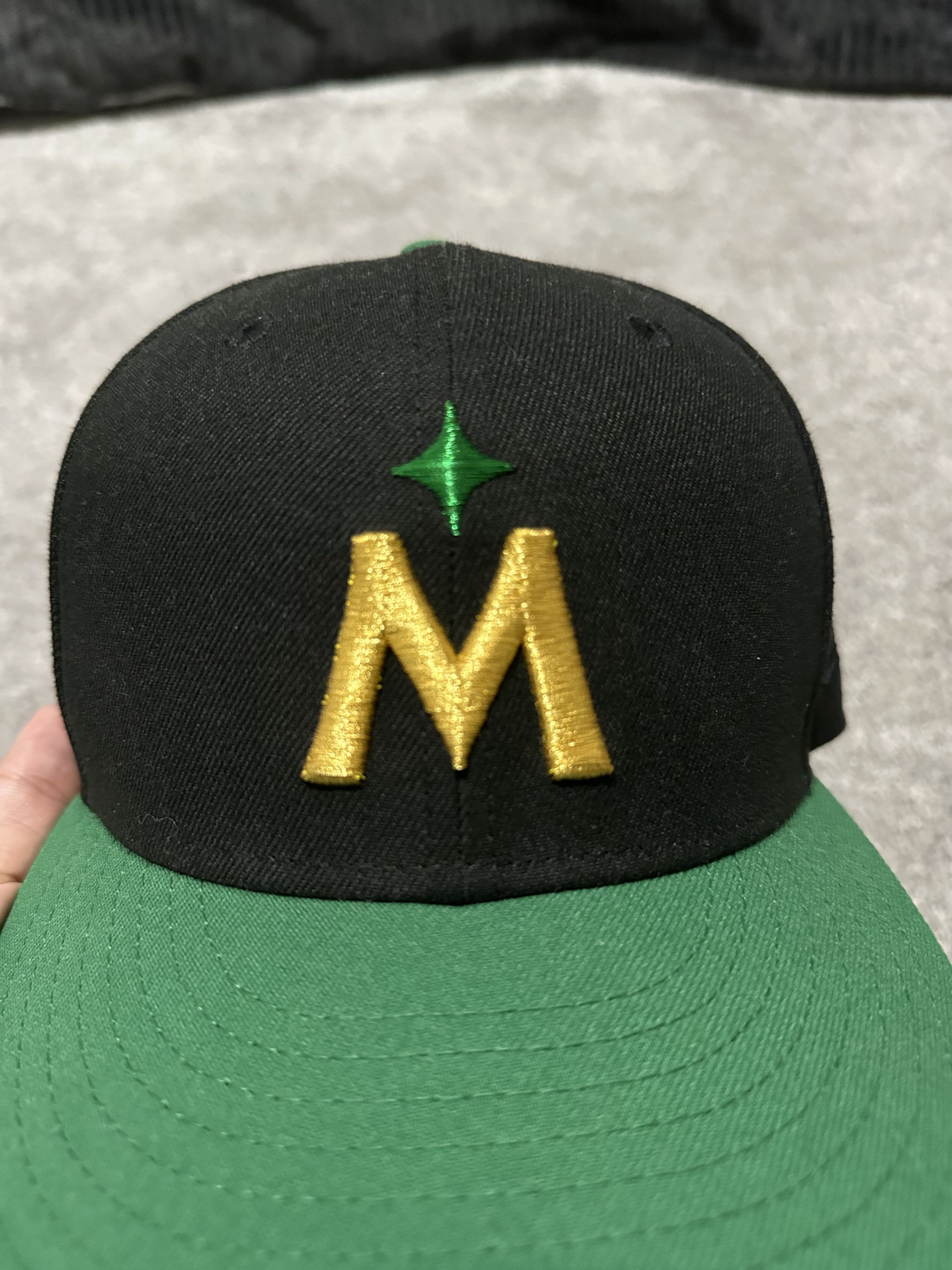 New Era Minnesota Twins “M” Logo Black/Green Fitted – Size 7 1/4 Size ONE SIZE - 2 Thumbnail
