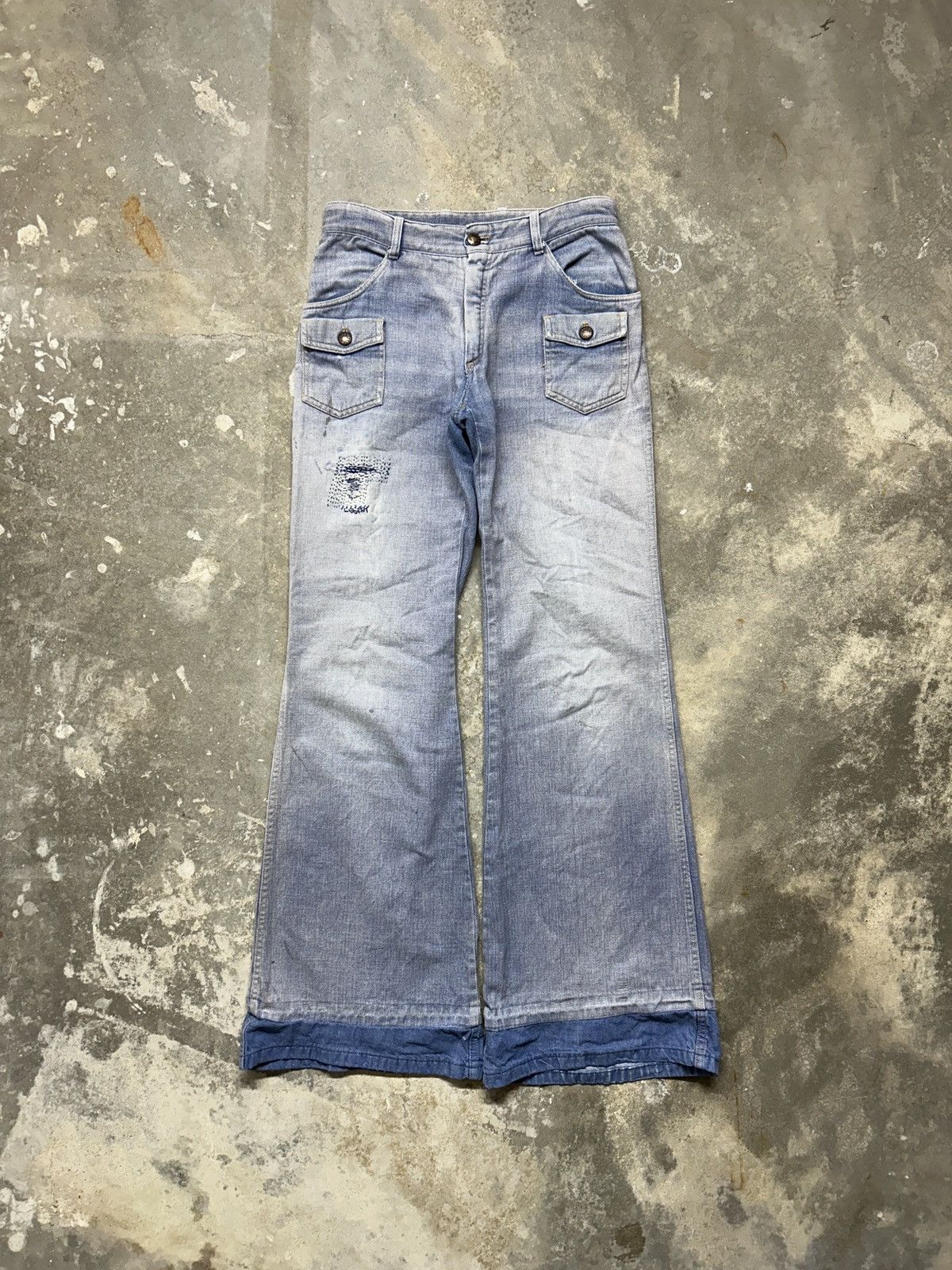 Vintage Vintage 70’s Distressed Denim Bellbottom Flared Jeans Size 28" / US 6 / IT 42 - 1 Thumbnail