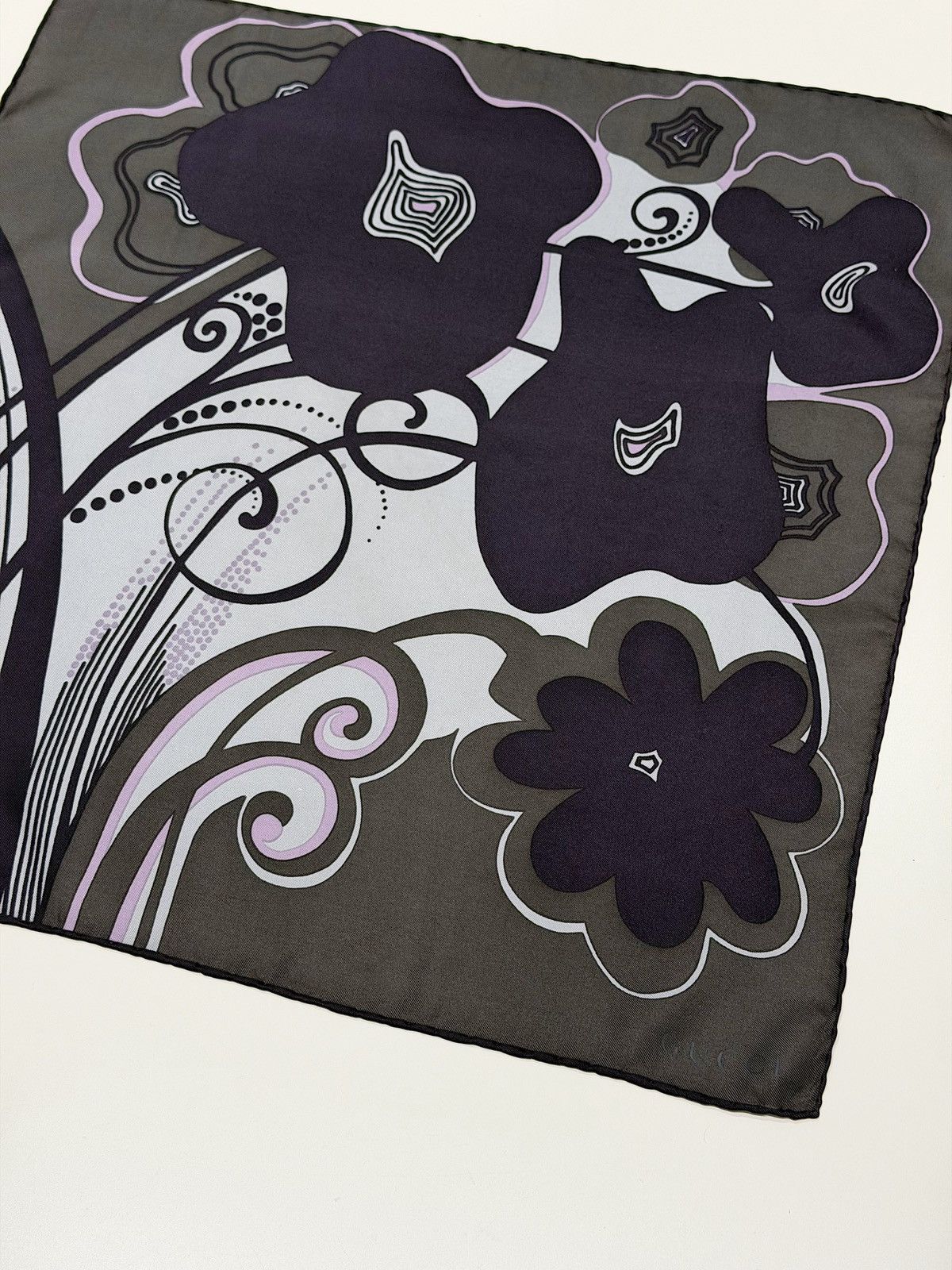 Gucci GUCCI Tom Ford 2001 Floral Silk Bandana Scarf Demna Runway Size ONE SIZE - 8 Thumbnail