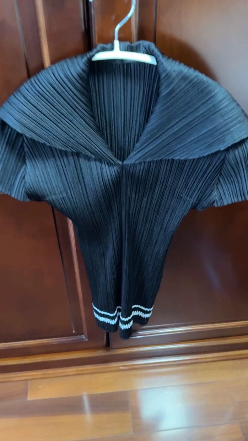 Issey Miyake Issey Miyake size:3 Black striped navy shirt Size XS / US 0-2 / IT 36-38 - 1 Thumbnail
