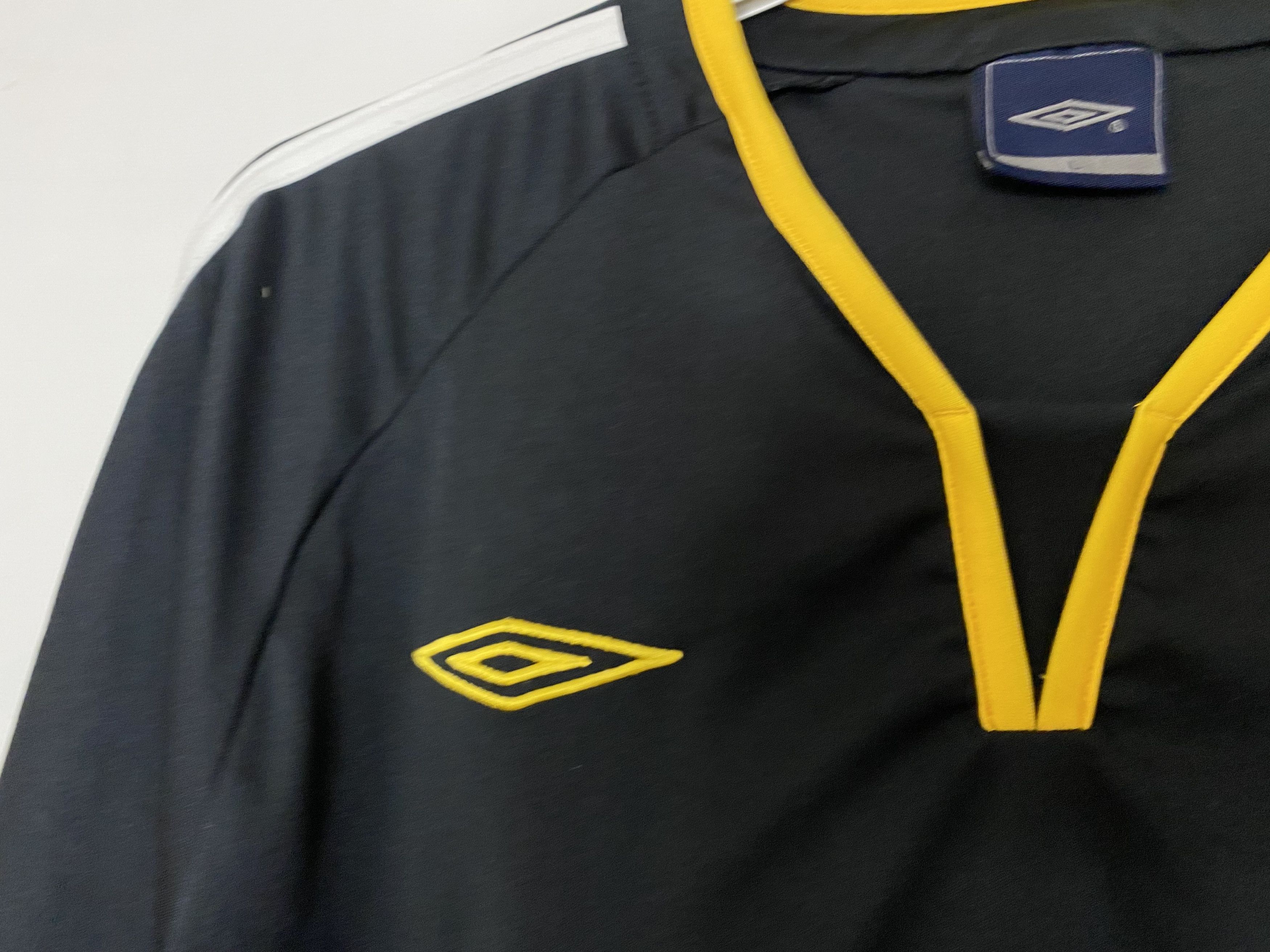 Umbro BLACK LEOPARDS FC AWAY FOOTBALL SHIRT SOCCER JERSEY Size US L / EU 52-54 / 3 - 5 Thumbnail