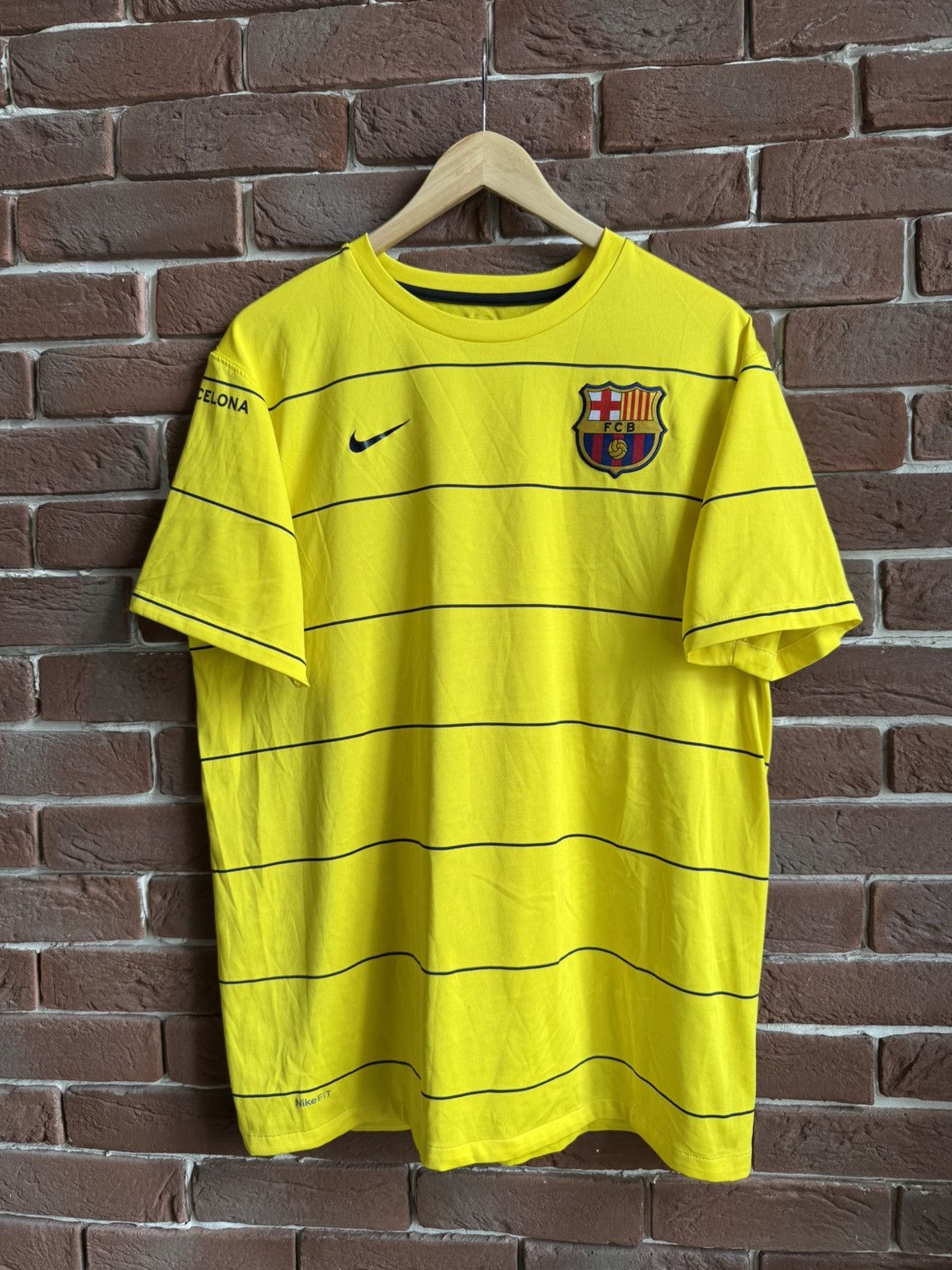 Nike BARCELONA Nike 2008/2009 FOOTBALL SHIRT JERSEY Large yellow Size US L / EU 52-54 / 3 - 1 Thumbnail