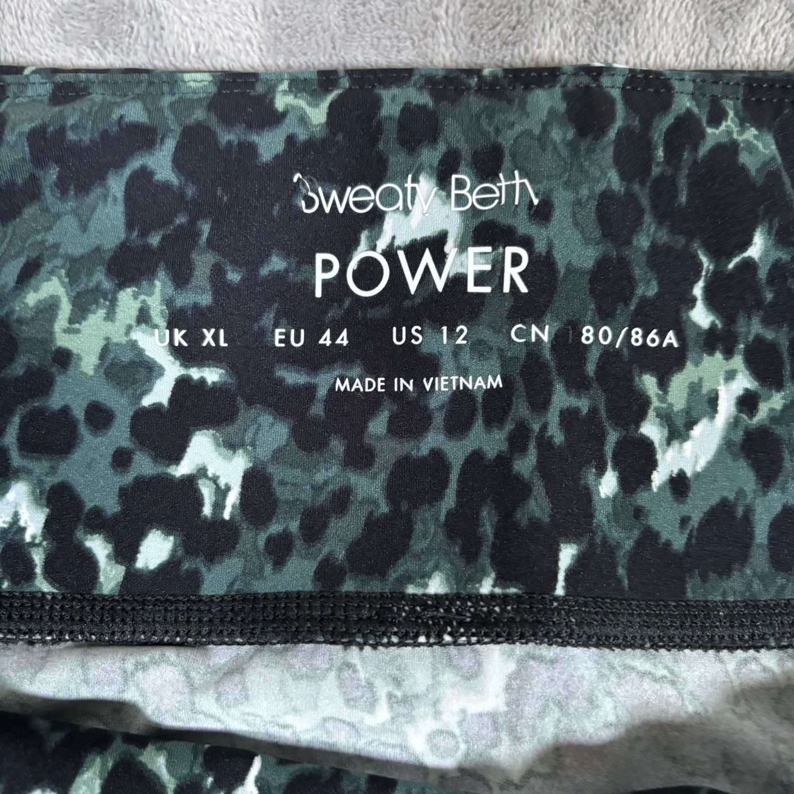 Sweaty Betty Sweaty Betty Power Capris Green Leopard Print Size XL US 12 Size 34" / US 12 / IT 48 - 5 Thumbnail