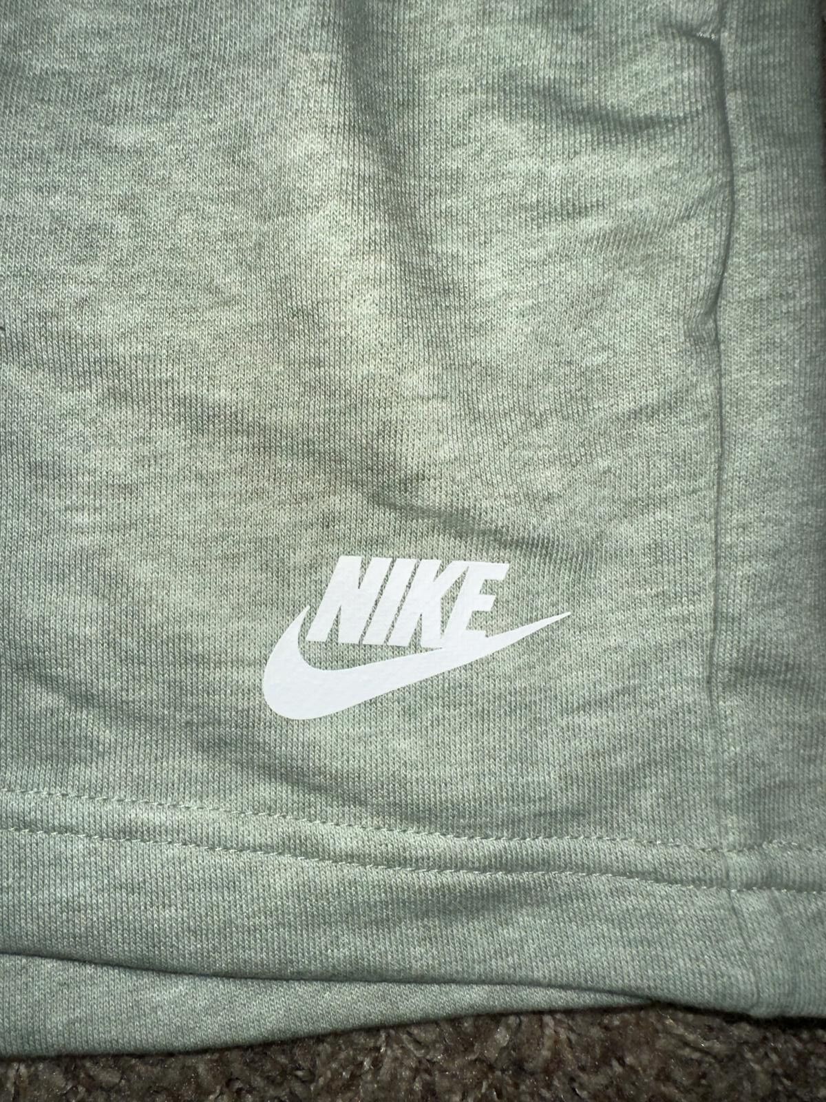 Nike Nike Women’s Sportswear Club Fleece Seafoam French Terry Short Size 42" / US 20 - 4 Thumbnail