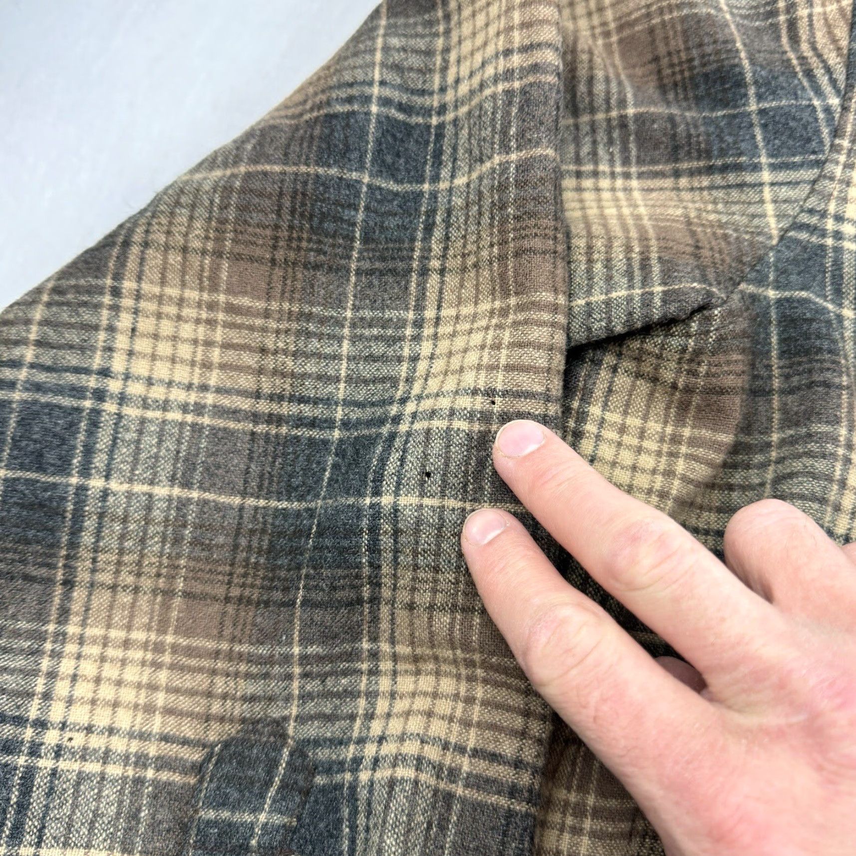 Vintage VINTAGE Outdoor Exchange Button Up Adult Large Brown Plaid Flannel Collar Nature Mens Size US L / EU 52-54 / 3 - 5 Thumbnail