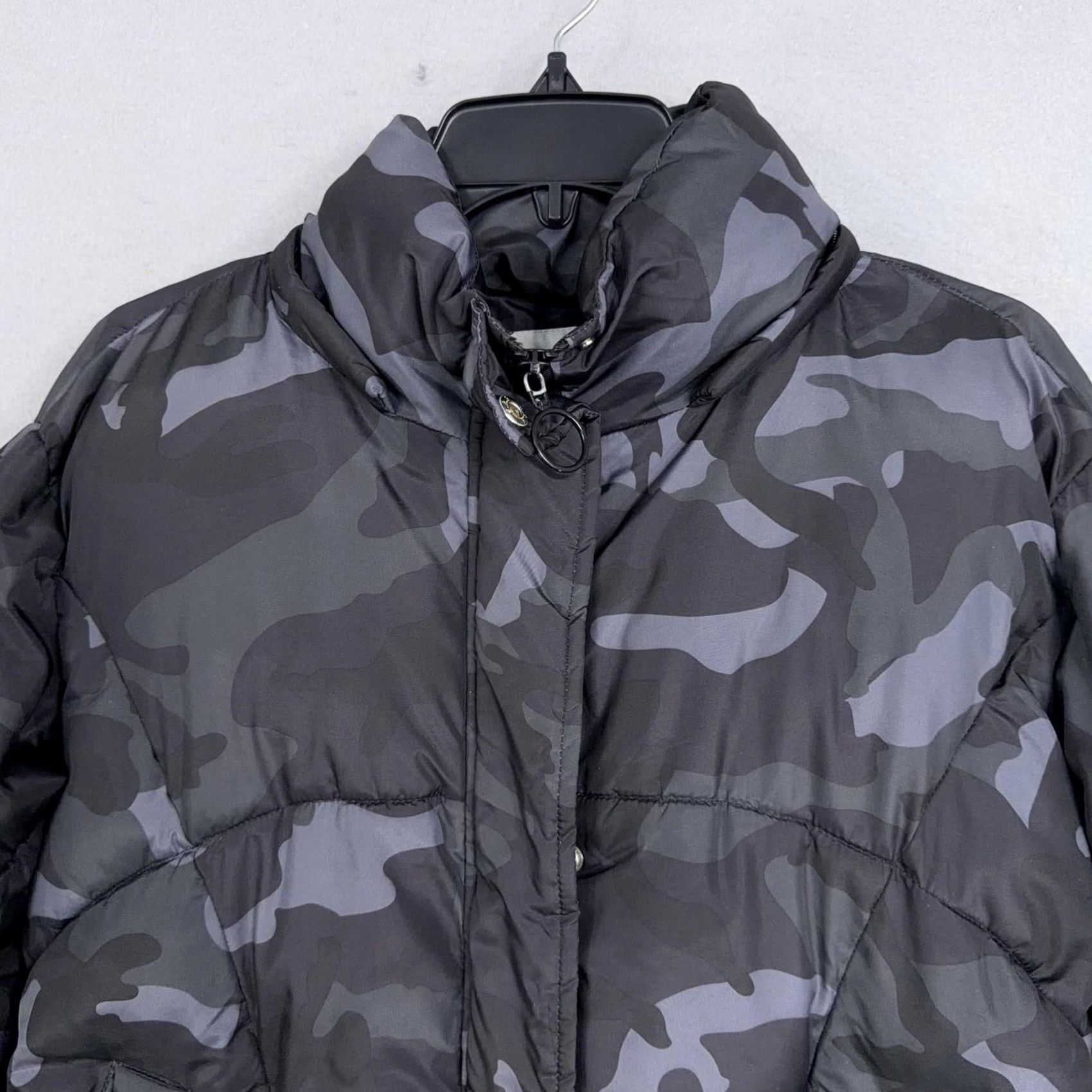 Vintage Sebby Jacket Women’s Small Gray Camo Puffer Quilted Zip Pockets Outdoor Shirt/Coat Size S / US 4 / IT 40 - 2 Thumbnail