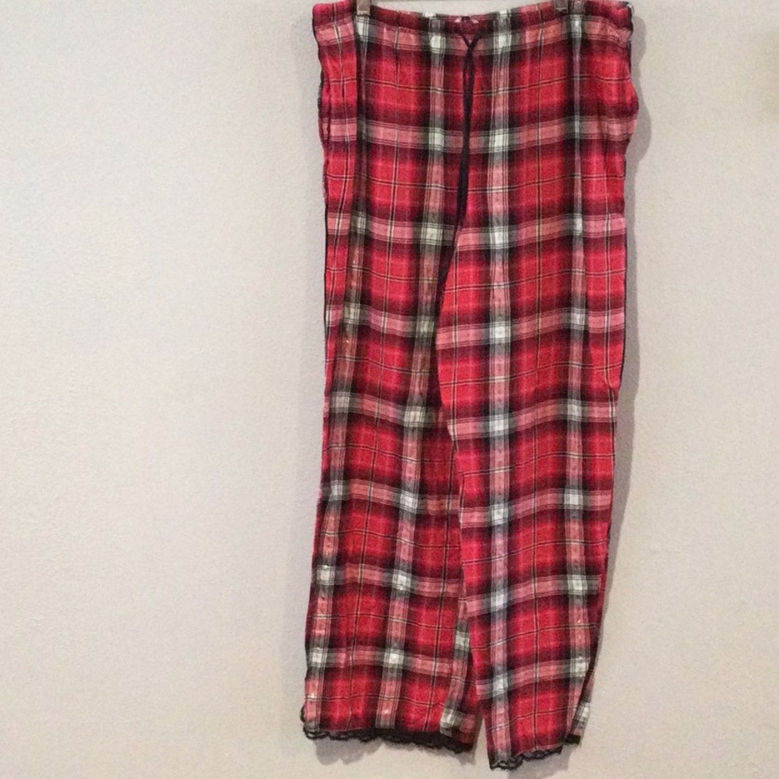 Victoria's Secret Victoria's Secret Plaid Elastic Waist Pocket Pajama Pant L Size 32" / US 10 / IT 46 - 1 Thumbnail