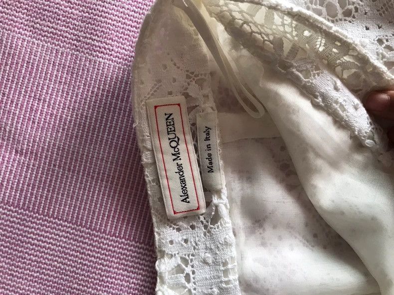 Alexander McQueen Alexander McQUEEN size 38 Non elastic lace skirt 2505-Next Size 28" / US 6 / IT 42 - 3 Thumbnail