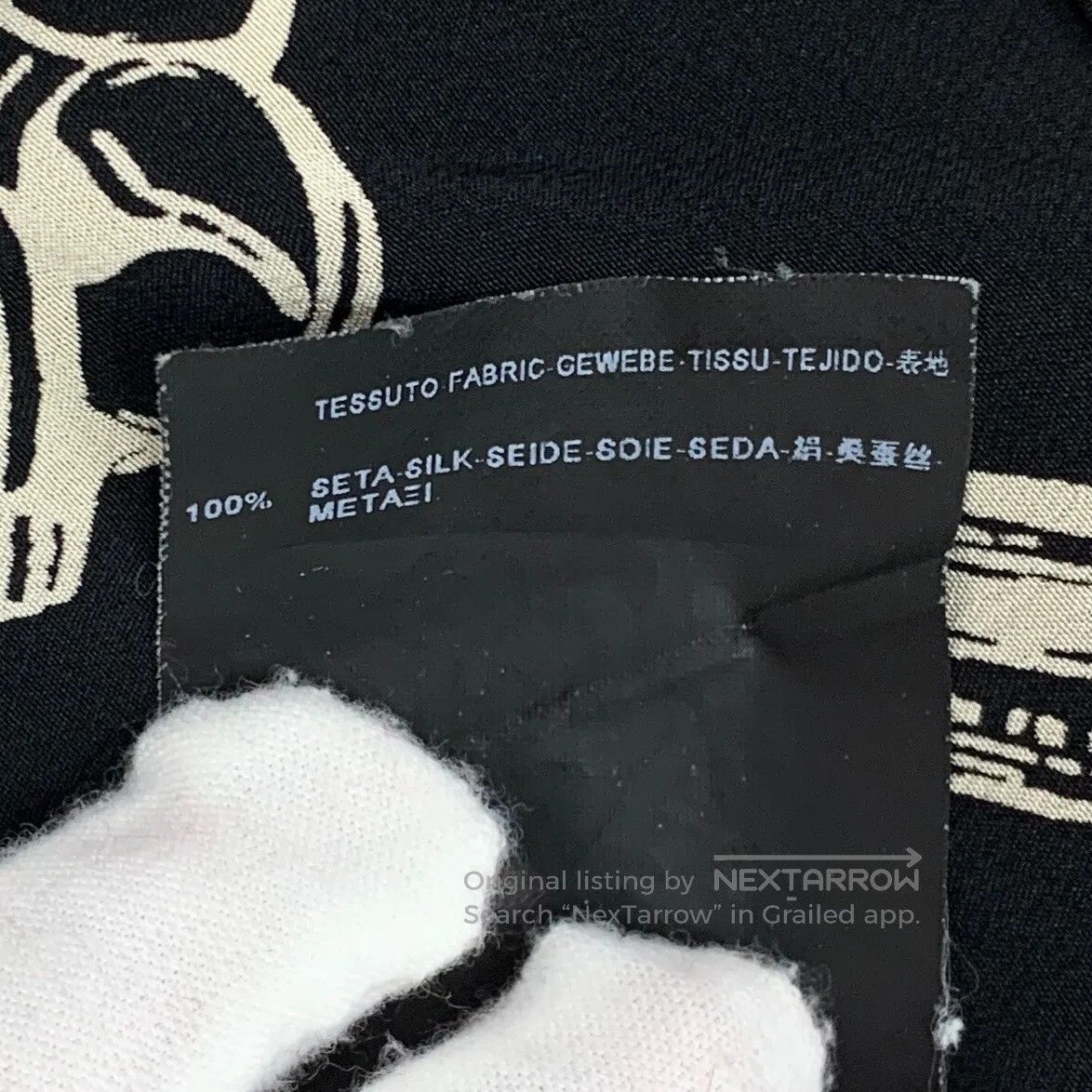 Saint Laurent Paris Saint Laurent Paris Size 37 Black Pistol Printed Silk Reve Size US S / EU 44-46 / 1 - 8 Thumbnail