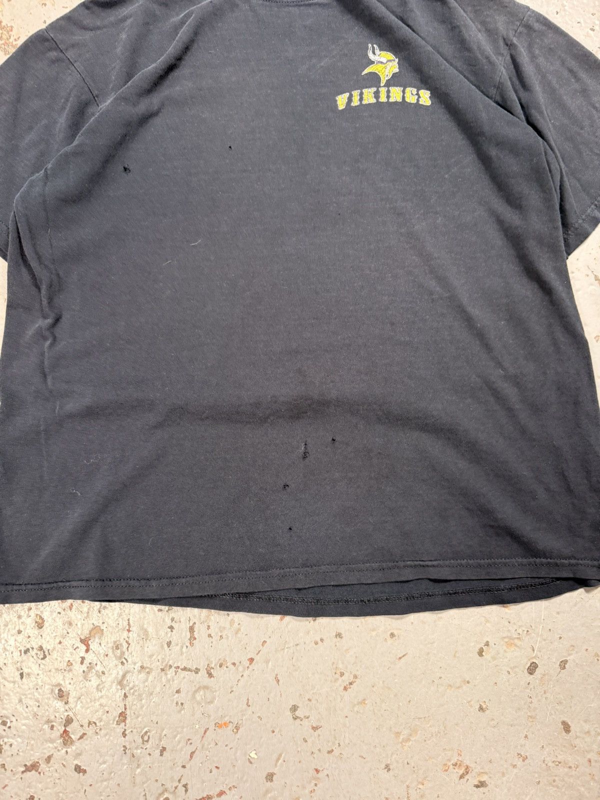 Vintage Vintage Minnesota Vikings NFL graphic Distressed Tee Size US L / EU 52-54 / 3 - 6 Thumbnail