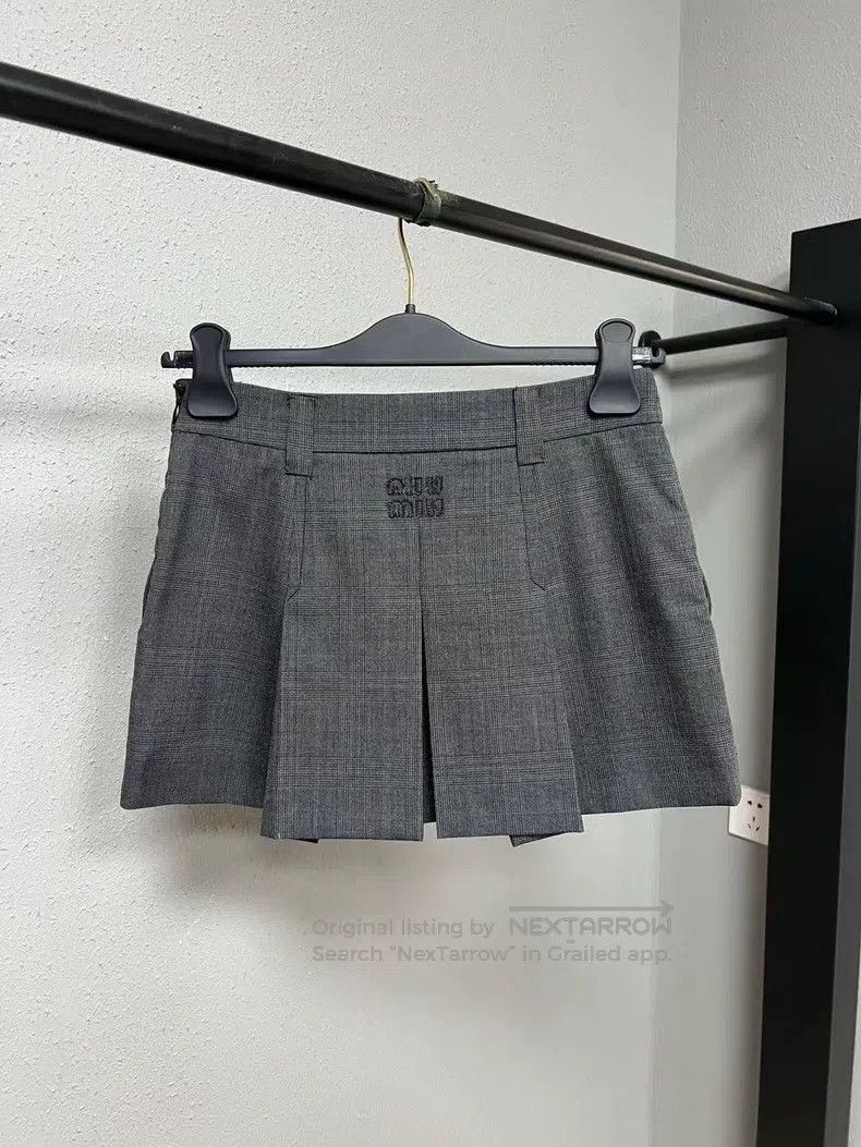 Miu Miu Miu Miu 36 Grey plaid skirt Size 35" - 1 Thumbnail