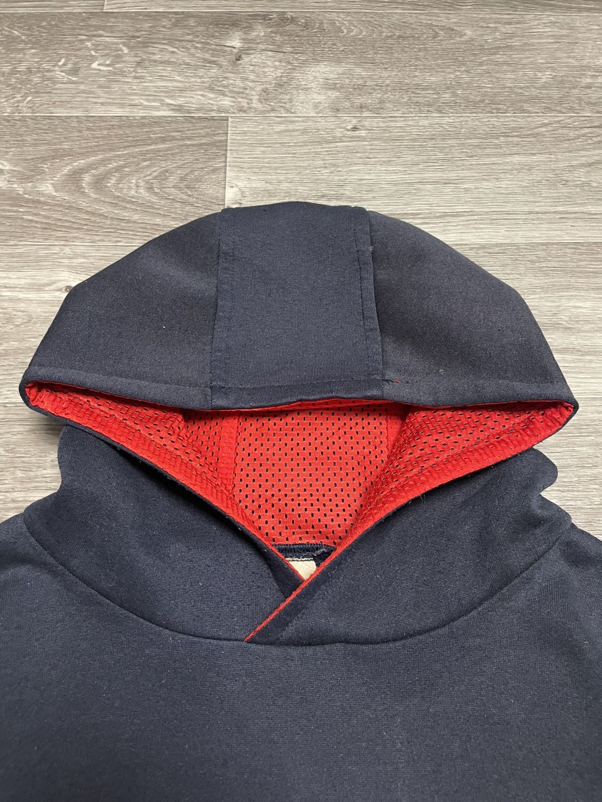 Independent Truck Co. Vintage Independent Skateboarding Hoodie Made In Australia Size US L / EU 52-54 / 3 - 8 Thumbnail