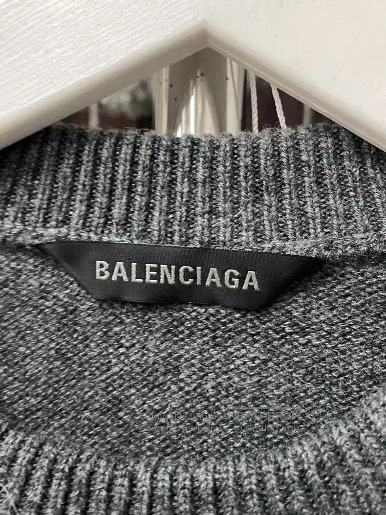 Balenciaga Balenciaga Snow Gray Logo Embroidered Sweater. Size US XS / EU 42 / 0 - 6 Thumbnail