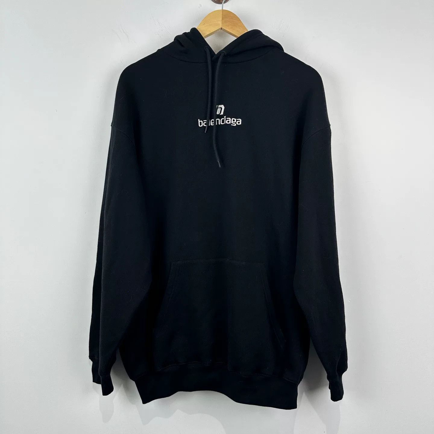 Balenciaga Balenciaga Black Embroidered Hoodie Size S Size US S / EU 44-46 / 1 - 1 Thumbnail