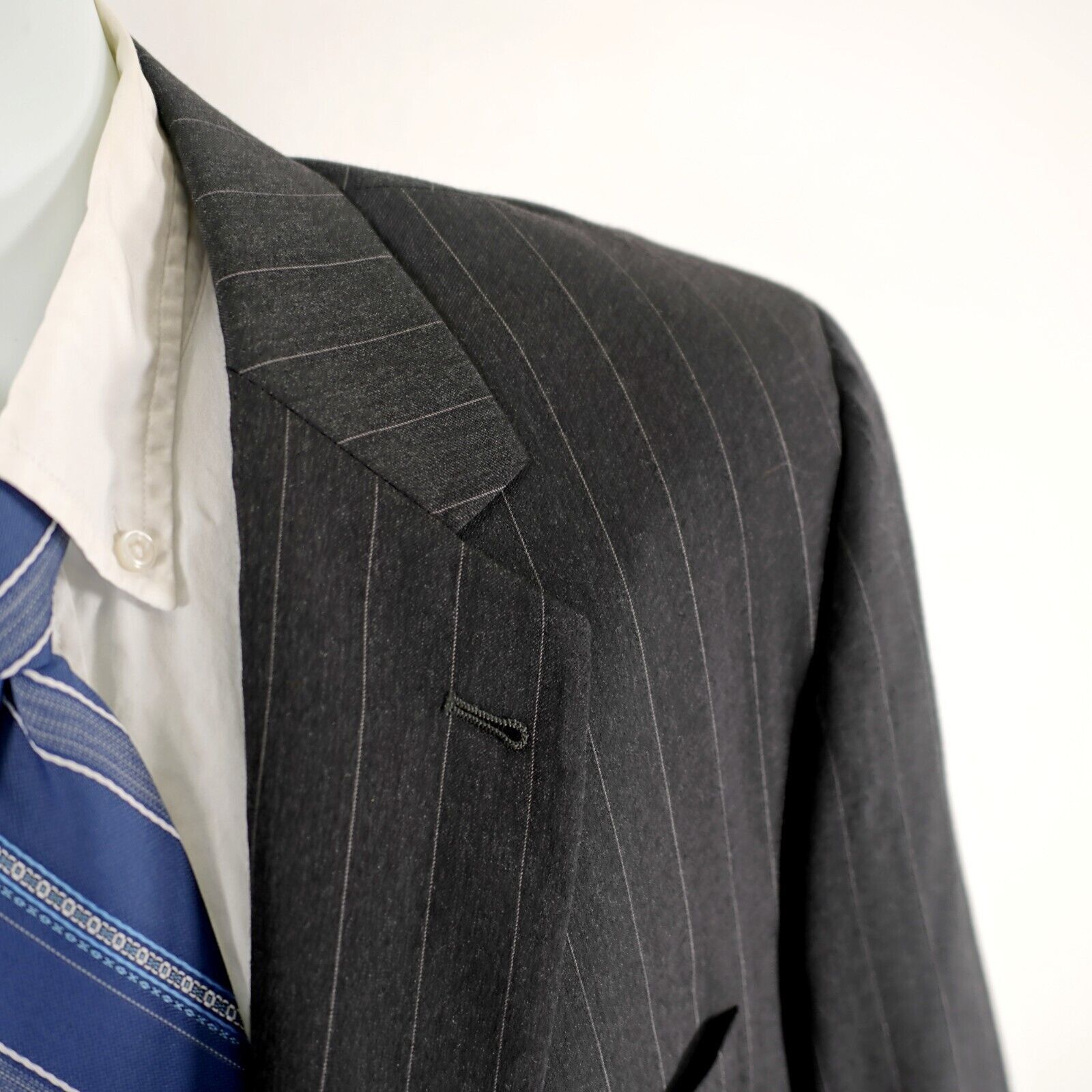 Jos. A. Bank Jos A Bank Signature Wool Gray Striped 2 Button 2 Piece Suit Size 42S - 6 Thumbnail