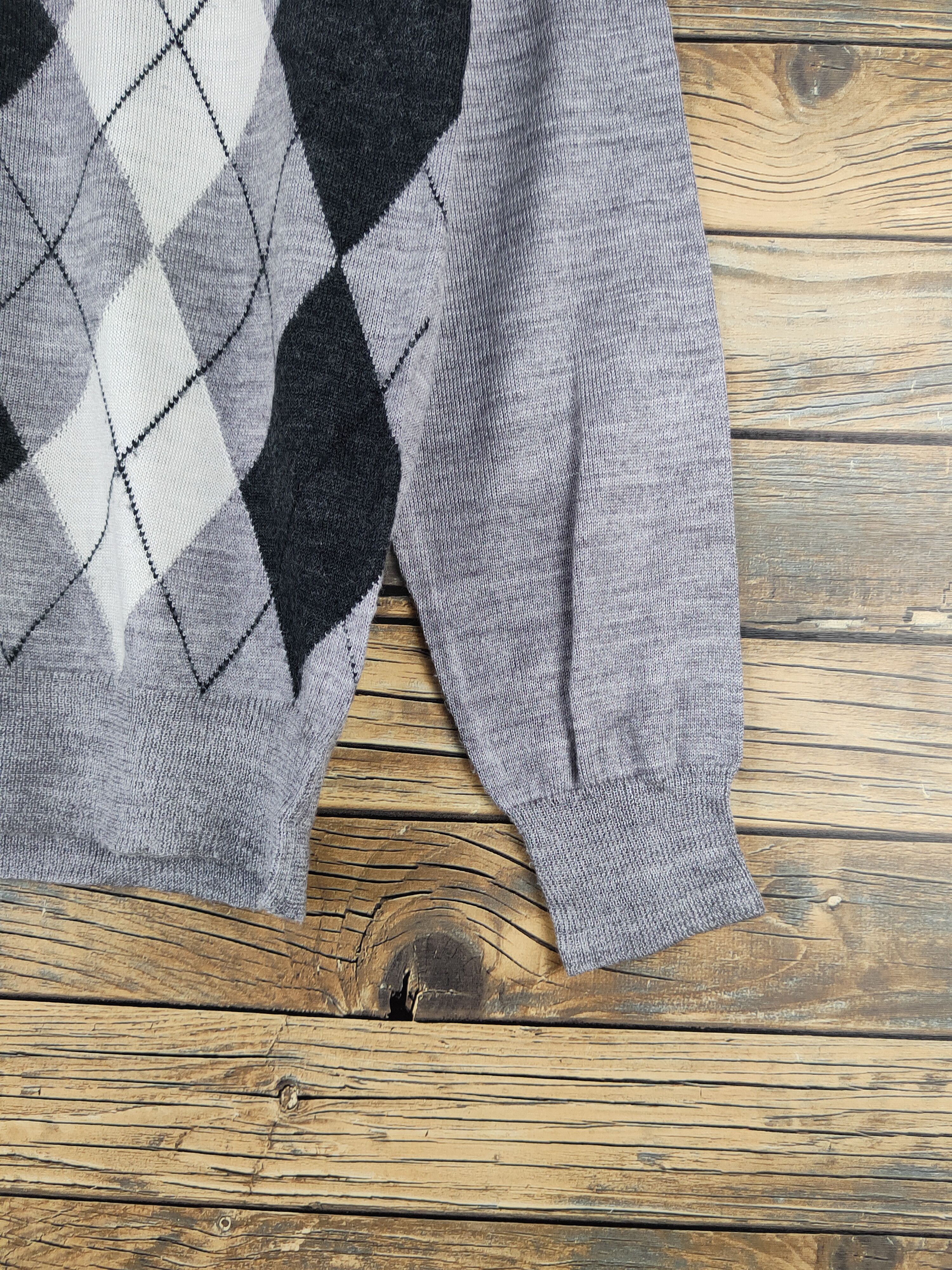 Comme Ca Ism Comme Ca Ism Gray V-Neck Argyle Knitwear Sweatshirts #W1193 Size US M / EU 48-50 / 2 - 6 Thumbnail