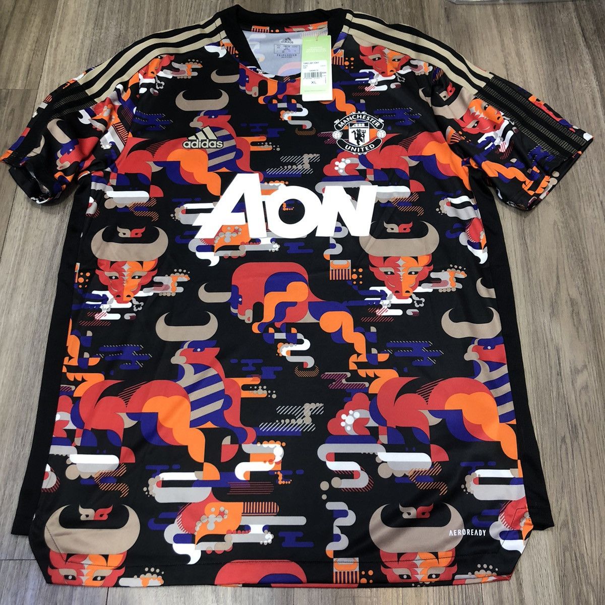 Manchester United Chinese New Year special training shirt