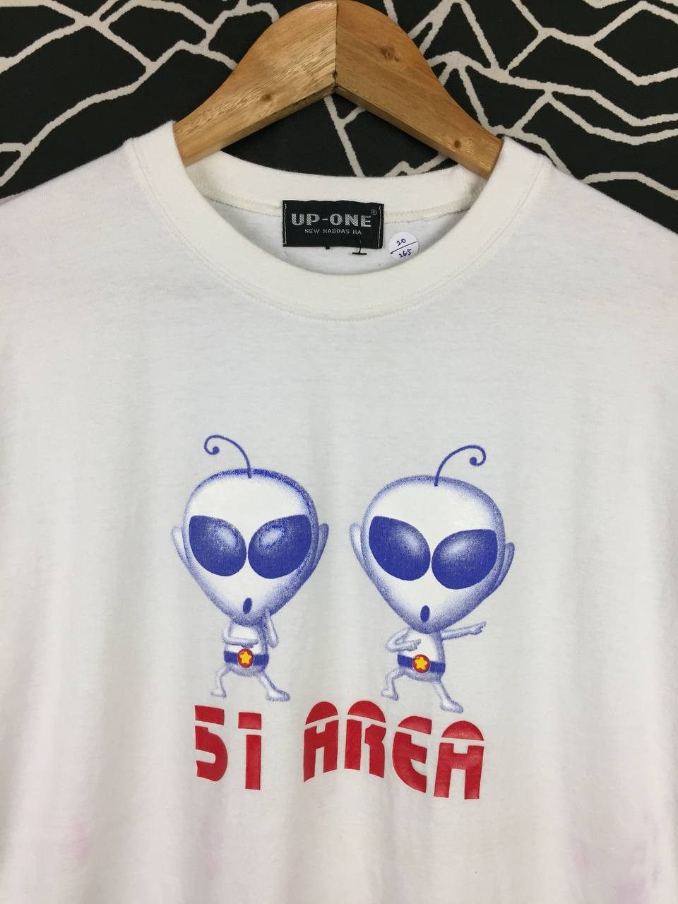 Vintage UP-ONE Area 51 Alien Dancing Sarcastic Funny Tee Size US M / EU 48-50 / 2 - 3 Thumbnail