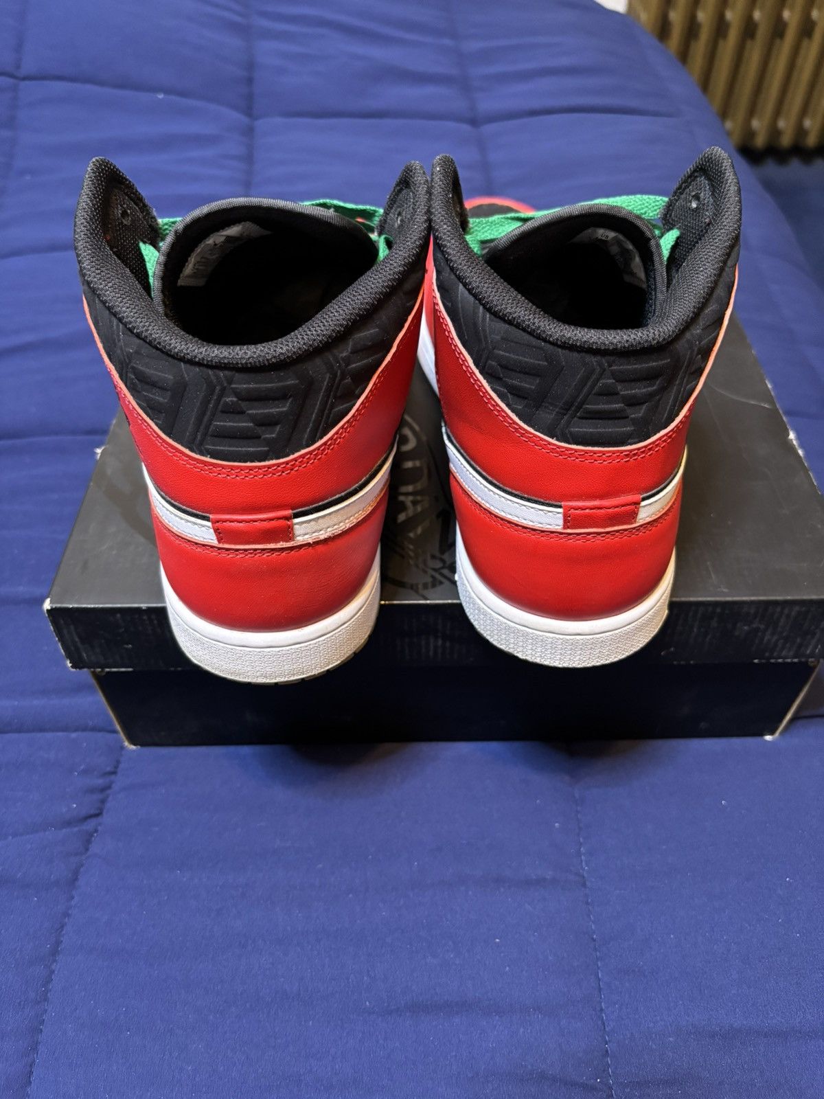 Jordan Brand Jordan 1 Mid SE Christmas 2022 Size 11.5 Size US 11.5 / EU 44-45 - 5 Thumbnail