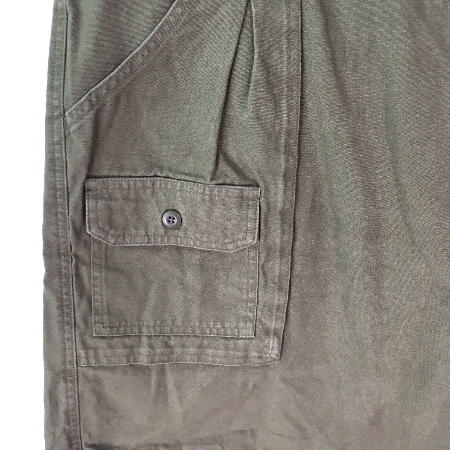 Vintage VINTAGE Cabela's Shorts Cargo Men 42 Green Regular Flat Front High Rise 8 Inseam Adults Mens Size US 44 / EU 60 - 4 Thumbnail