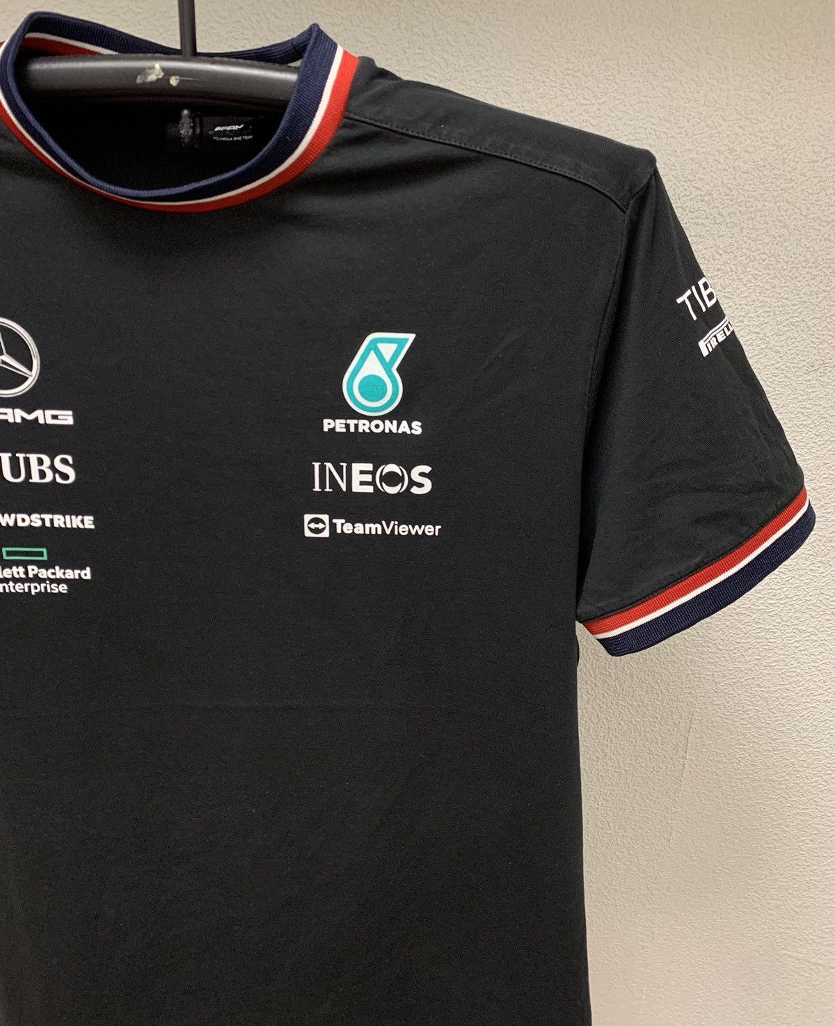 Formula 1 Mercedes Benz formula uno F1 racing Petronas 2Xl Xxl Size US XXL / EU 58 / 5 - 9 Thumbnail