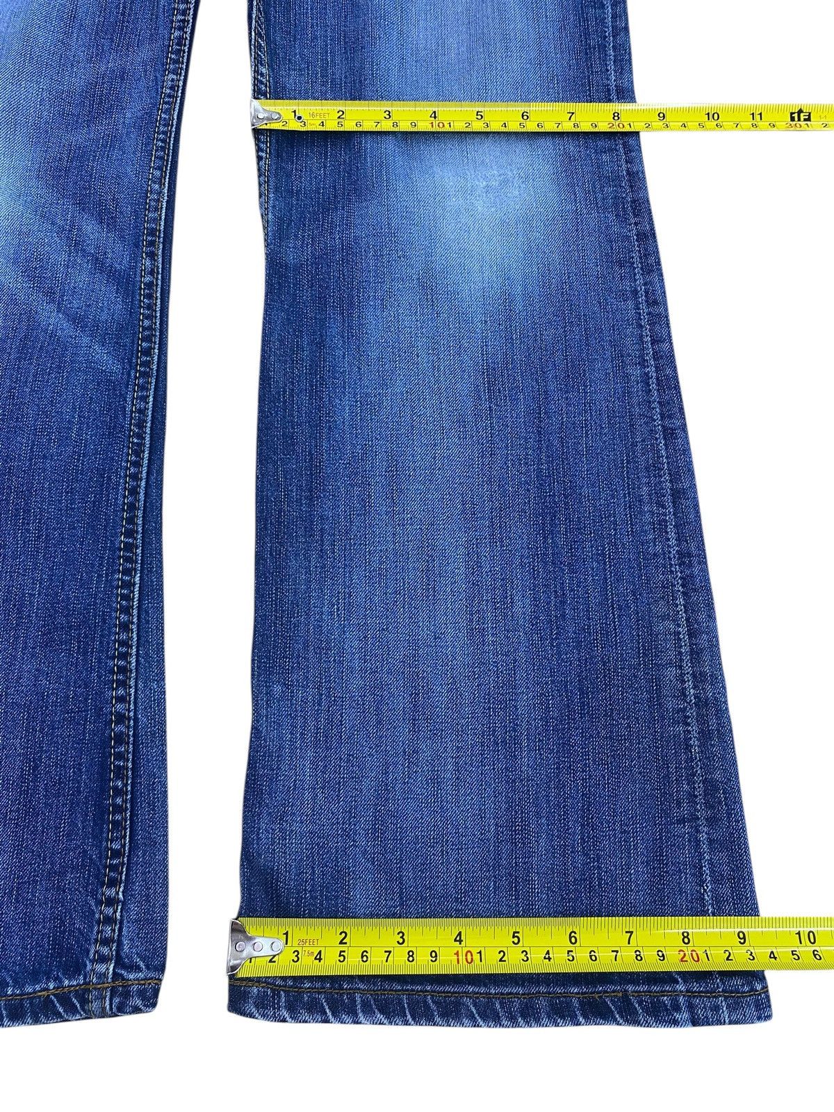 Levi's Levi’s Faded Blue Wash Style Bootcut Jeans Size US 33 - 7 Thumbnail