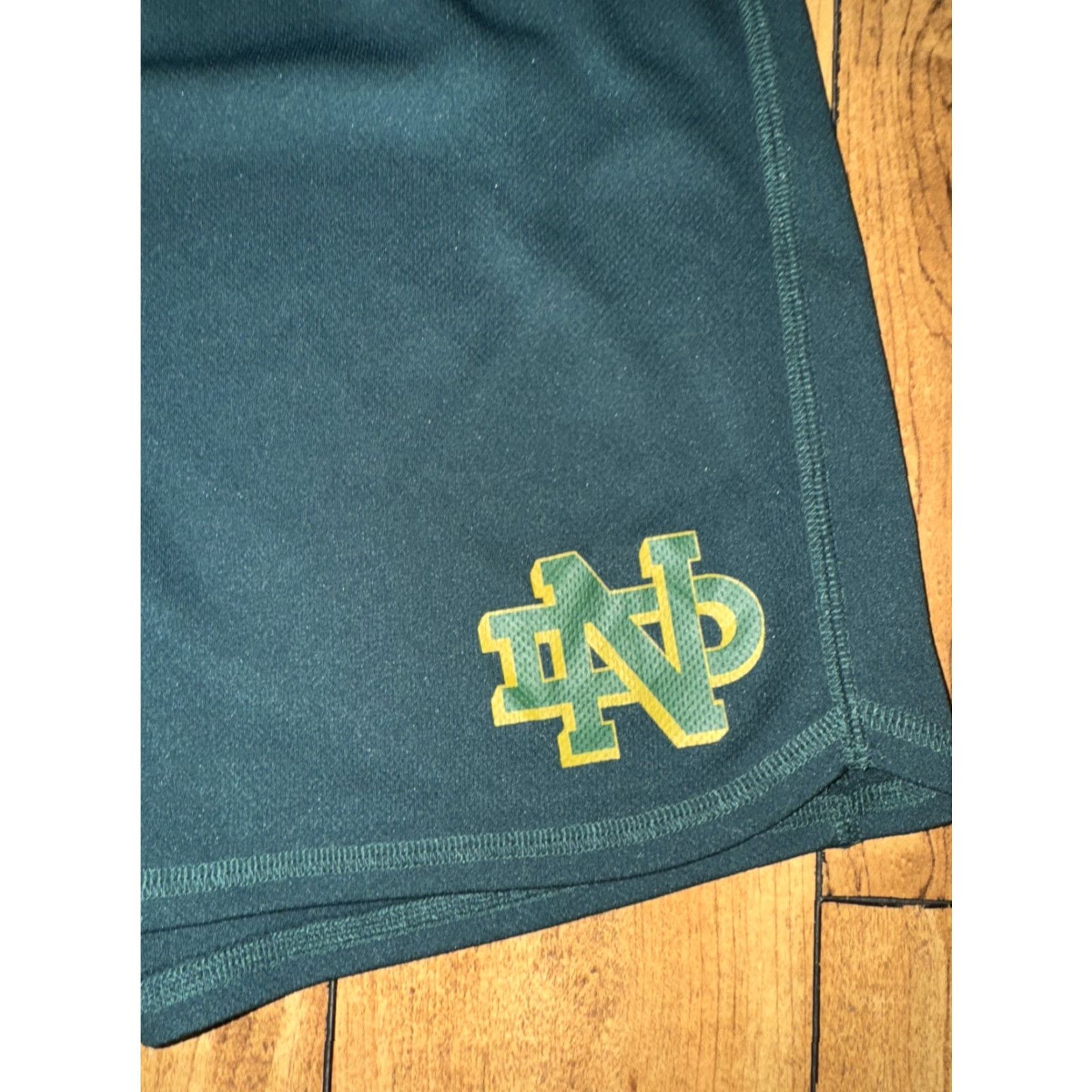 Lands' End VINTAGE Lands' End Notre Dame Fighting Irish Gym Shorts Mens 32 Green Athletic No Pockets 80s 90s Sports Retro Preppy Size US 32 / EU 48 - 2 Thumbnail