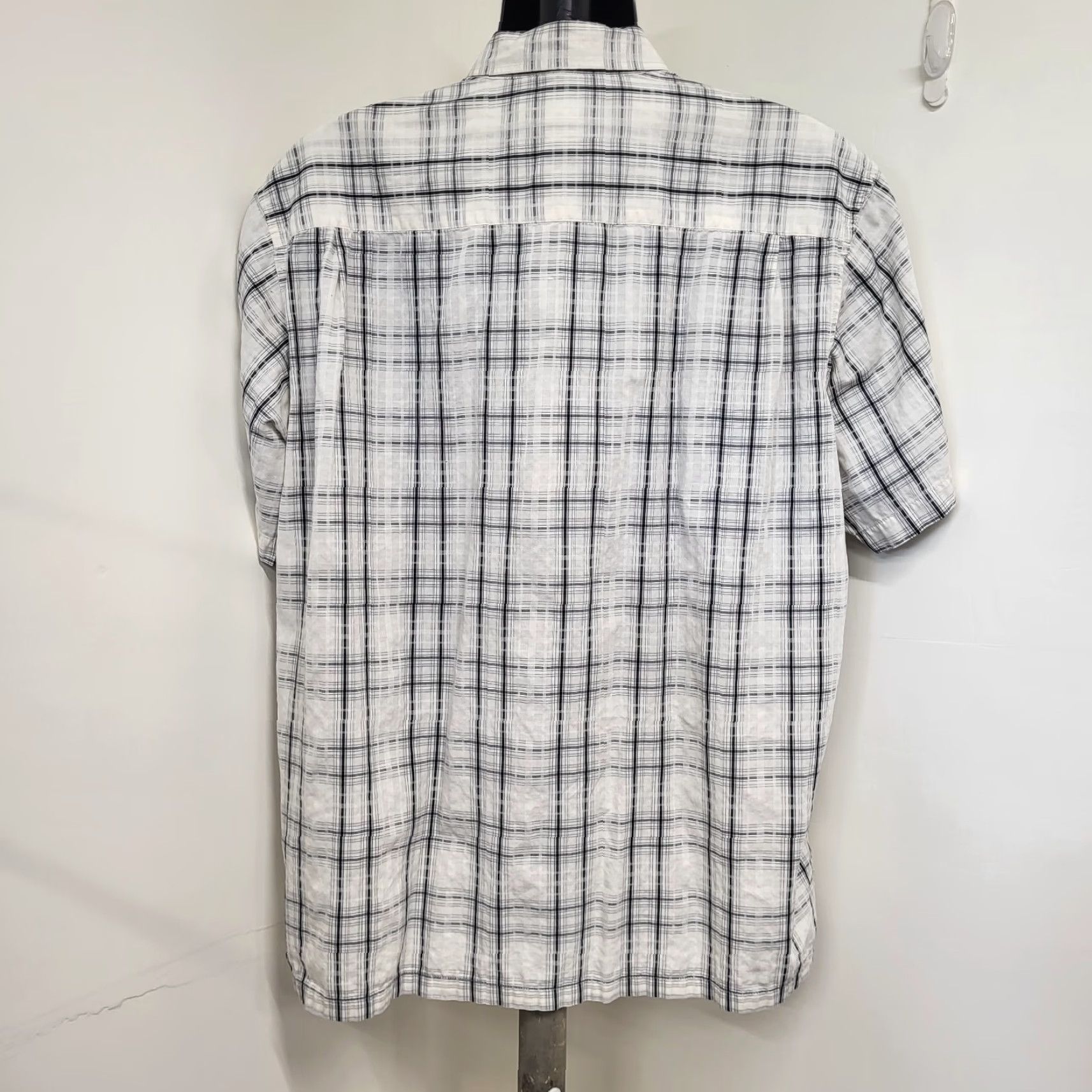 Vintage Columbia Shirt Men's XXL White Tartan Plaid Short Sleeve Button-Up Outdoor Casual Shirt Womens? Size US XXL / EU 58 / 5 - 6 Thumbnail