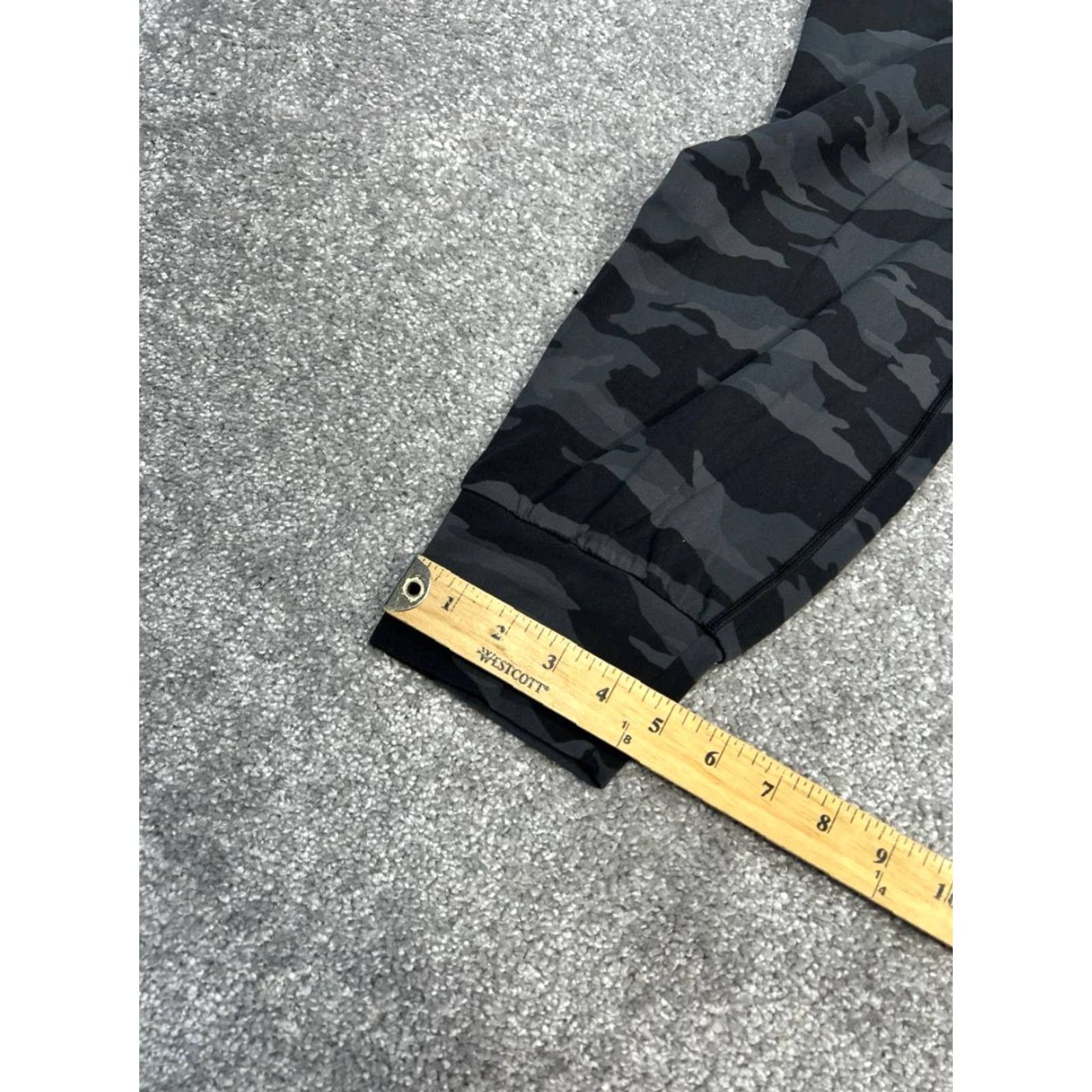 Athleta Athleta Jogger Pants Womens M Black Salutation Camo Running & Jogging Athleisure 27 In Inseam Pockets Easy Care Casual Activewear Fashion Size 32" / US 10 / IT 46 - 6 Thumbnail