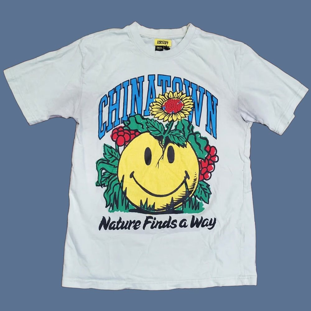 Vintage Chinatown Market Shirt Mens Medium Green Smiley Nature Finds A Way Graphic Tee Size US M / EU 48-50 / 2 - 1 Thumbnail