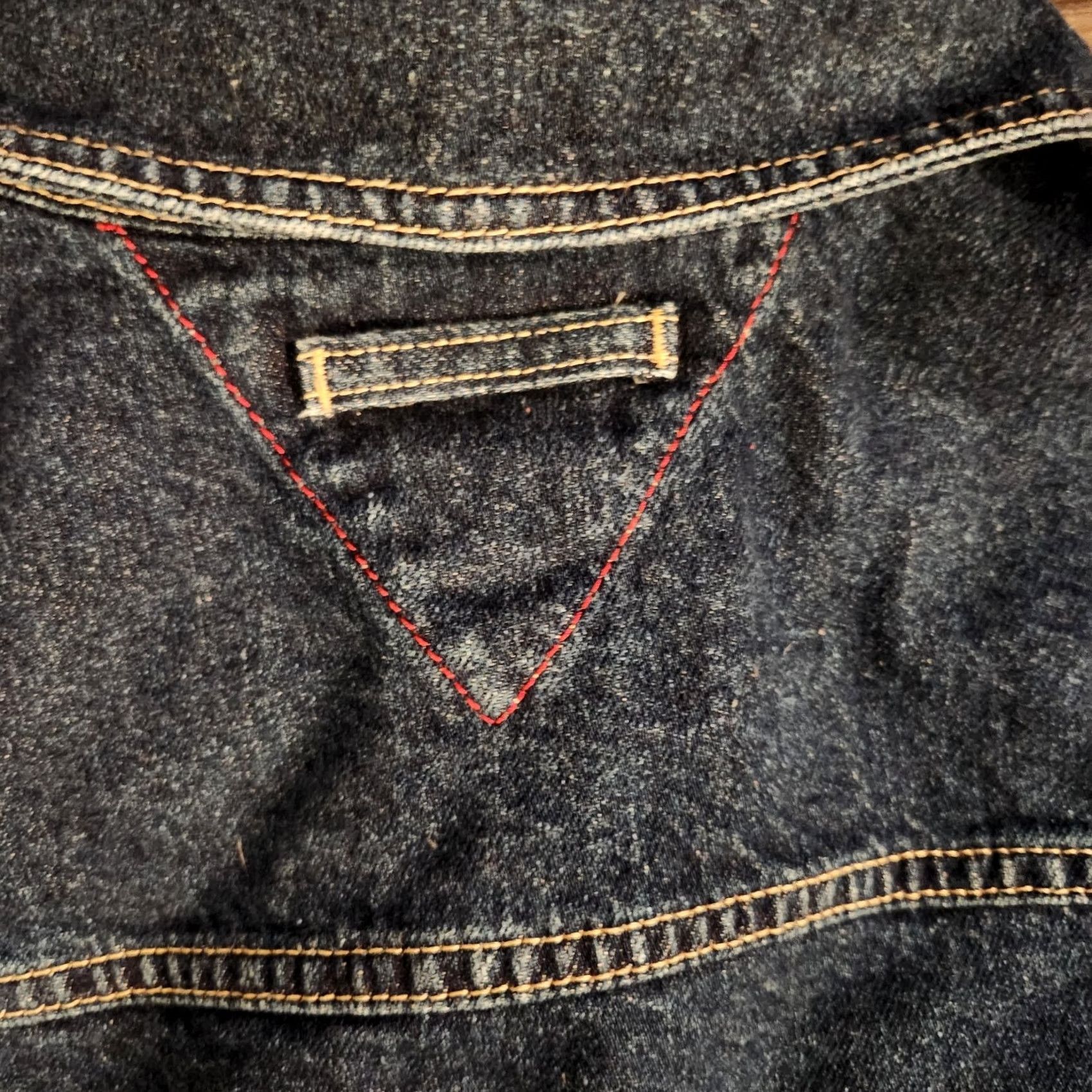 Tommy Hilfiger Tommy Hilfiger Jacket Womens 2XL Denim Trucker Button Up Dark Blue Blue Solid Long Sleeve Pockets Vintage 90s Mens Womens Girls? Size XXL / US 16-18 / IT 52-54 - 5 Thumbnail