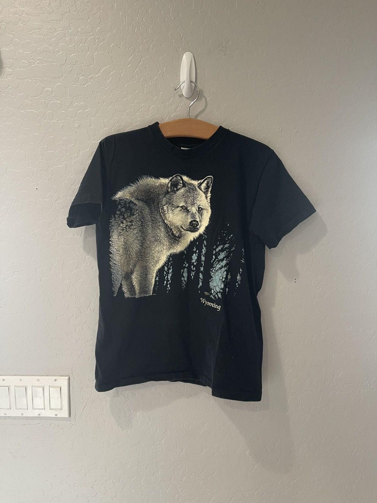 Designer × Vintage Vintage 1990 Harlequin Wolf Wilderness SS Shirt Size Small Size US S / EU 44-46 / 1 - 1 Thumbnail