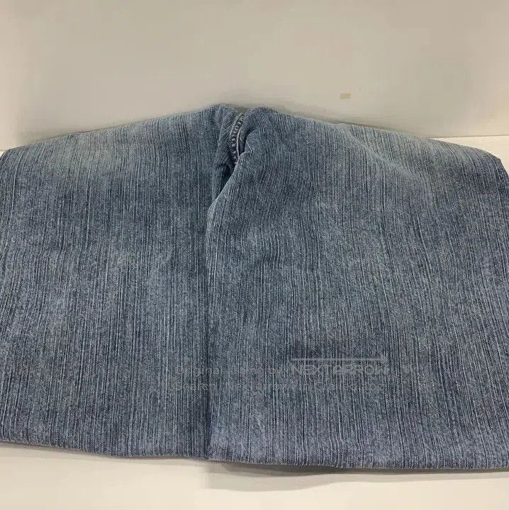 Balenciaga Balenciaga Men's Embroidered Denim Jeans in Light Blue. Size US 26 / EU 42 - 4 Thumbnail