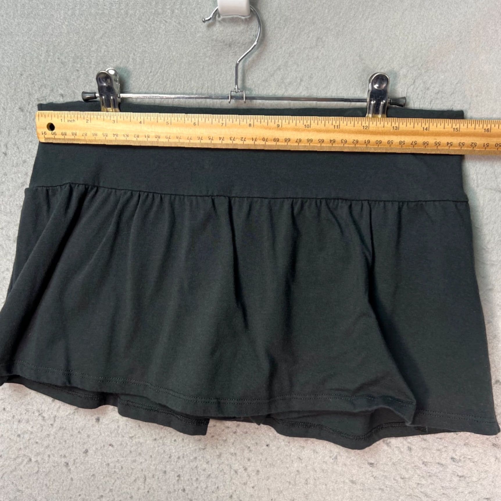 Vintage Out From Under Womens Skort Athletic Black Ruched Short Active Workout Polyester Size 28" / US 6 / IT 42 - 5 Thumbnail