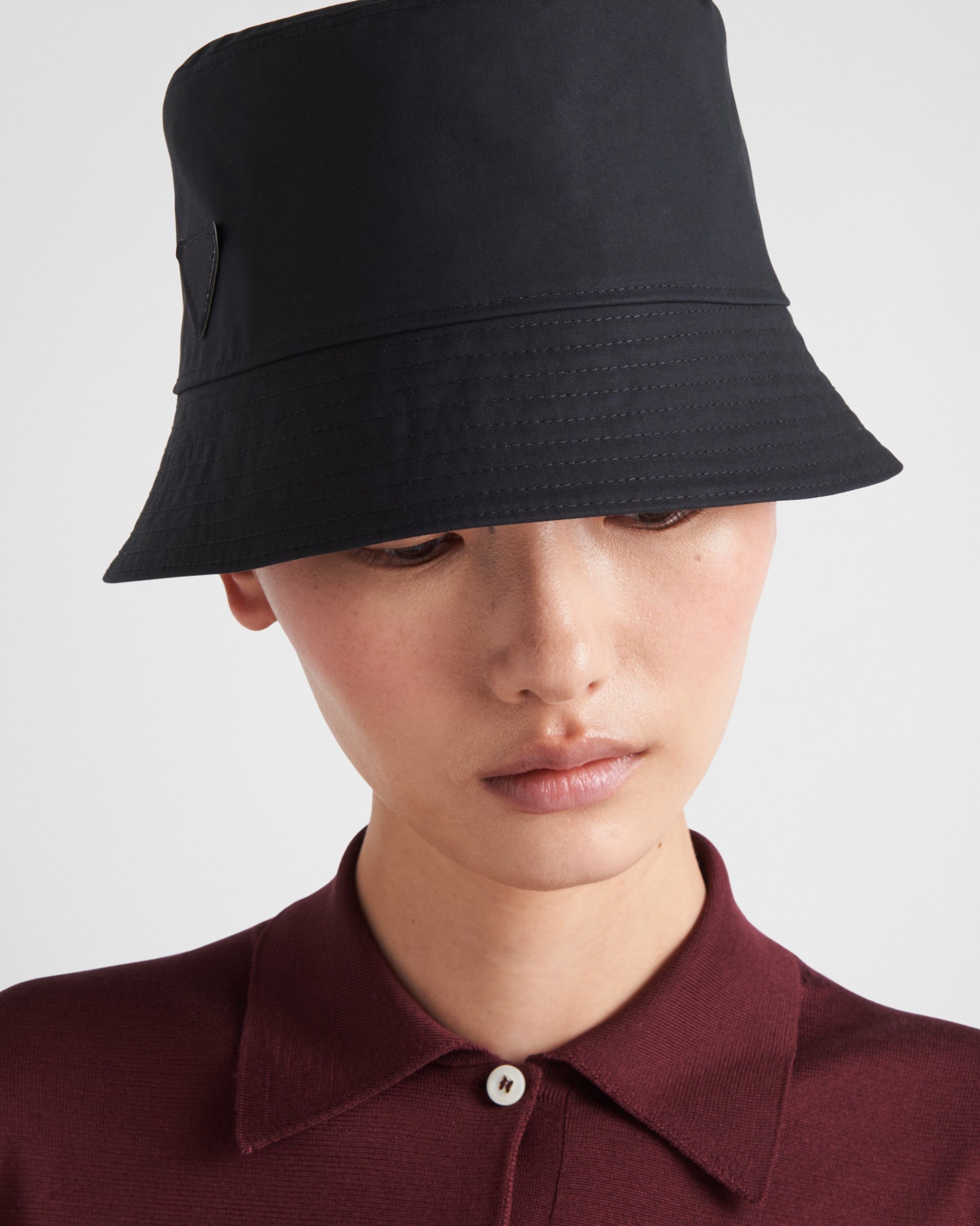 Prada o1la1rc1a0925 Size: OS / Reversible Bucket Hat / Cap Size ONE SIZE - 4 Thumbnail