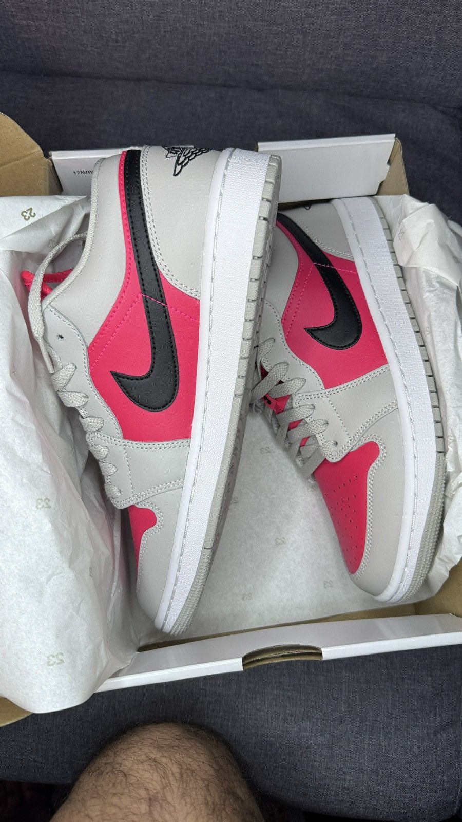Jordan Brand WMNS AIR JORDAN 1 LOW Size US 9 / EU 42 - 10 Thumbnail