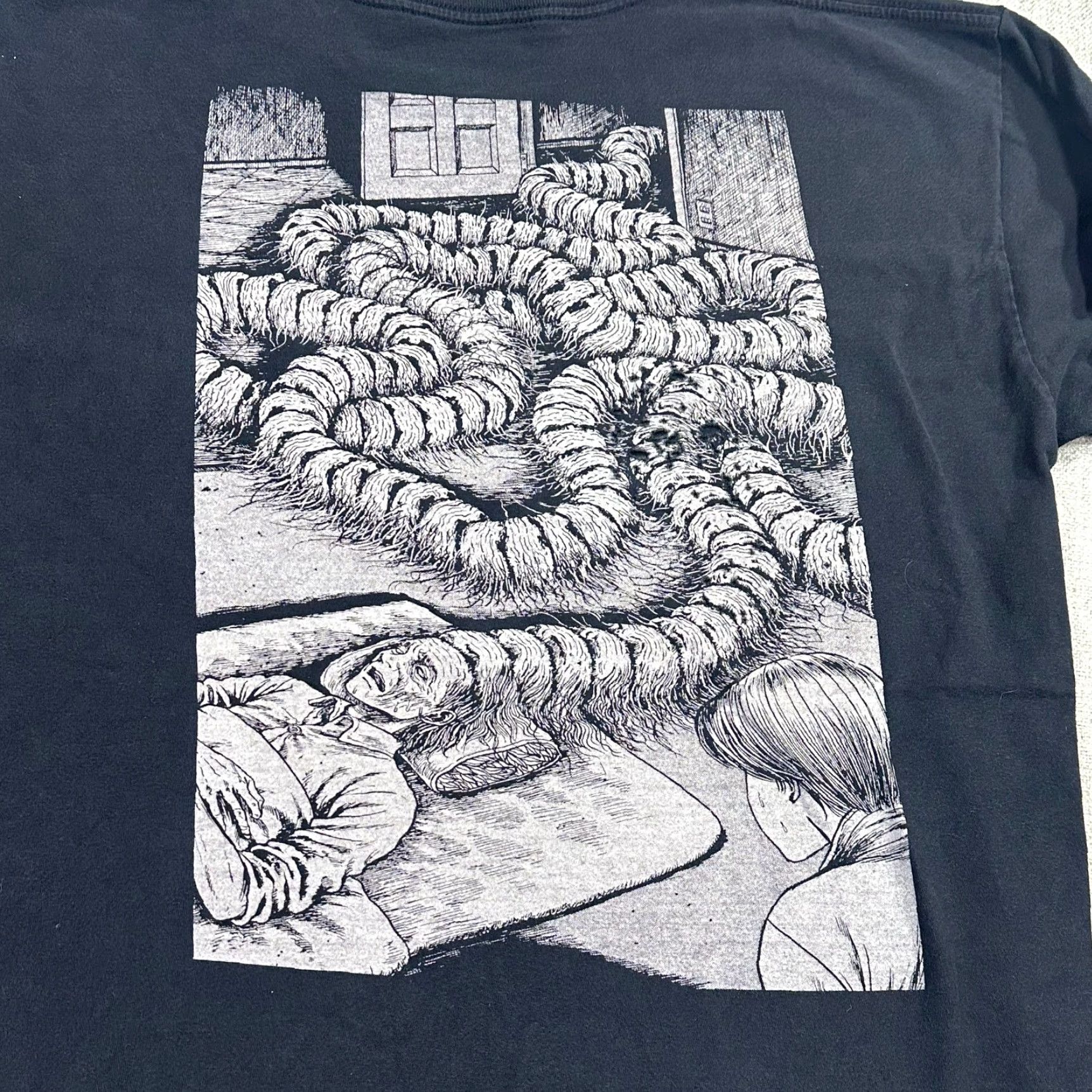 Ripple Junction VINTAGE Junji Ito Men's Large Long Sleeve Double-Sided Horror Manga Anime Dear Ancestors Size US L / EU 52-54 / 3 - 6 Thumbnail